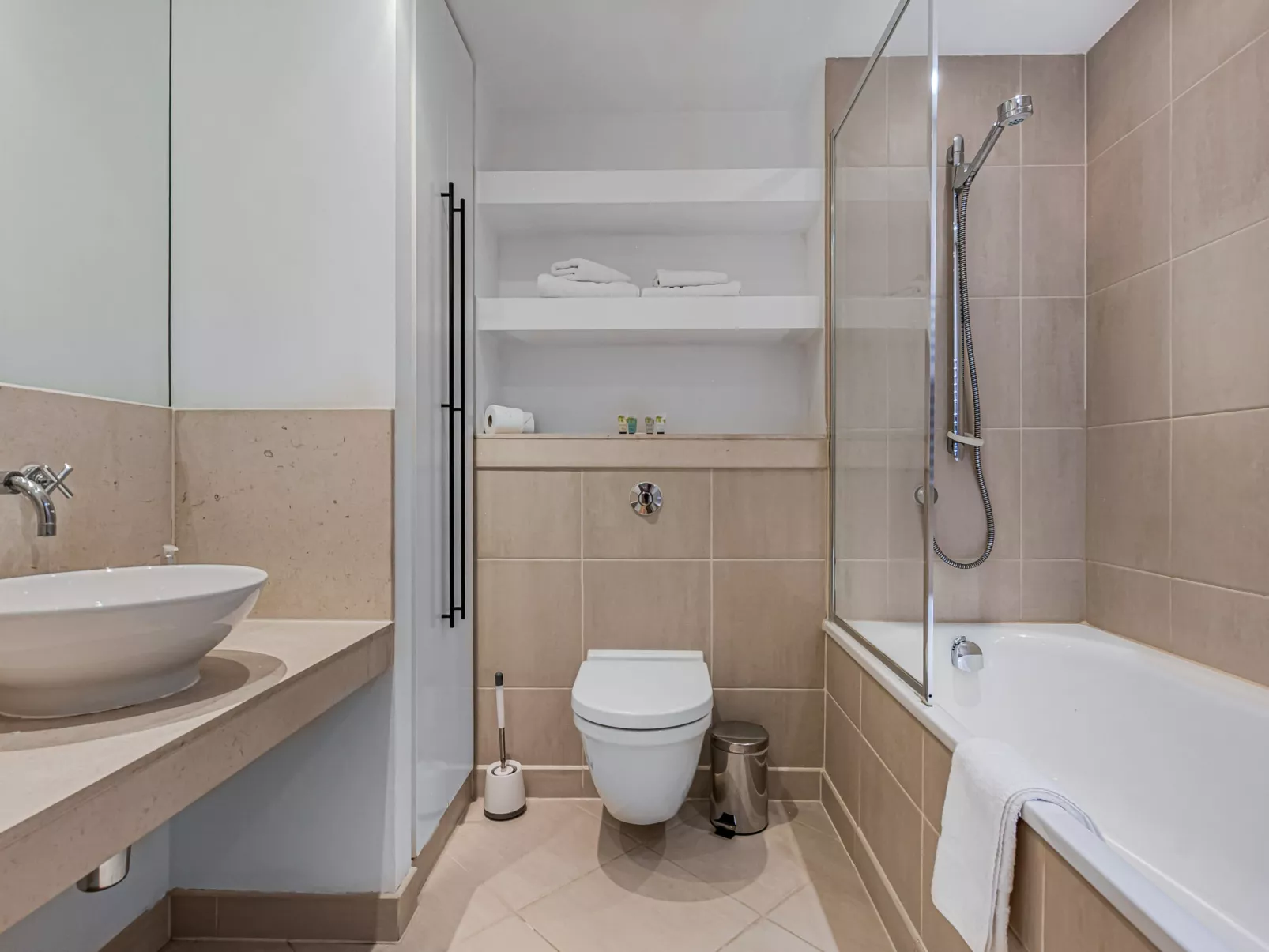 Discovery Apartments - Binnen