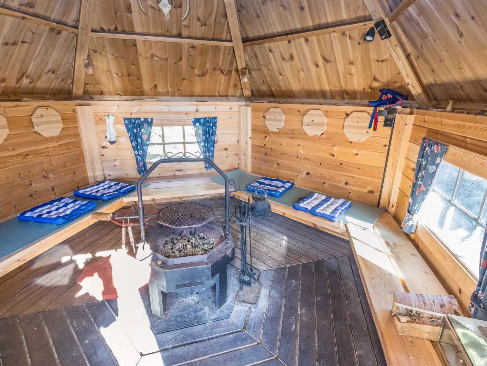 Peltoneuvos - Binnen