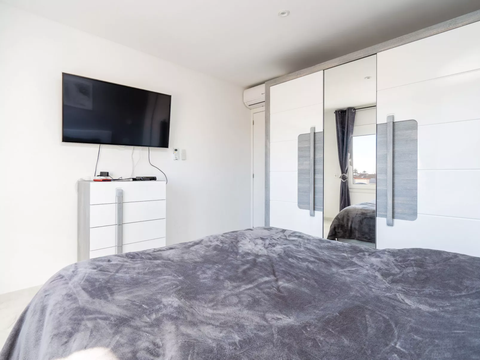 WELCS APARTAMENTO 048 EMP con Terraza y Vistas - Binnen