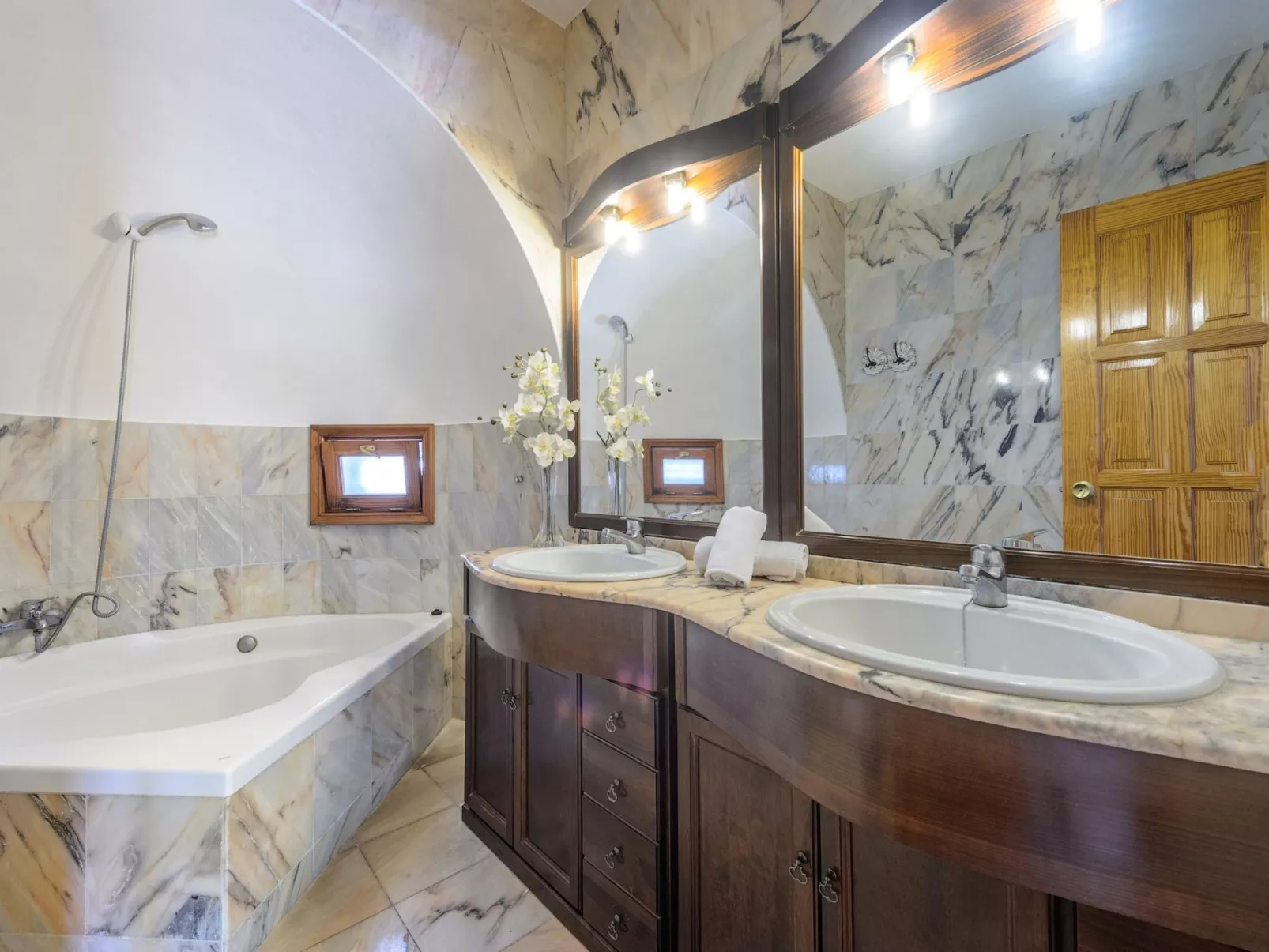 VILLA SA DESCUBERTA - Binnen