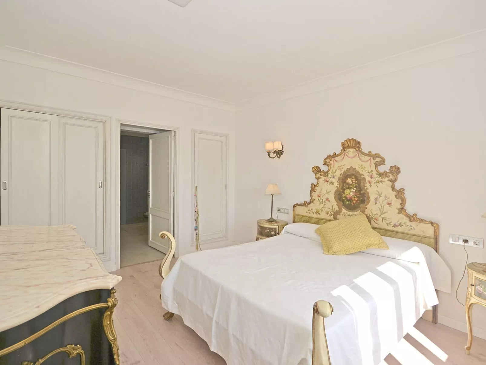 Llenaire - Xata - Binnen