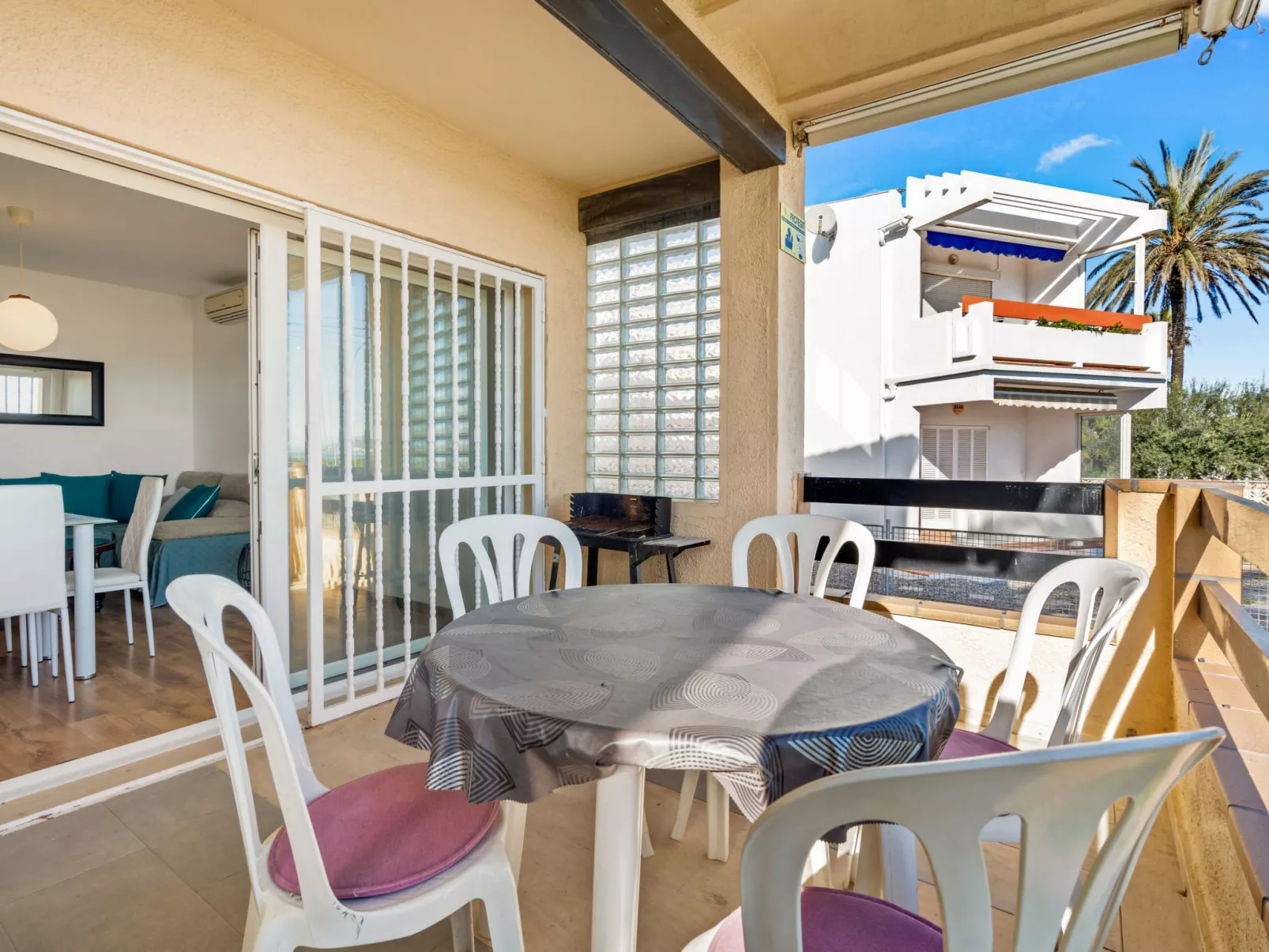 WELCS APARTAMENTO 218 EMP frente al Mar - Binnen