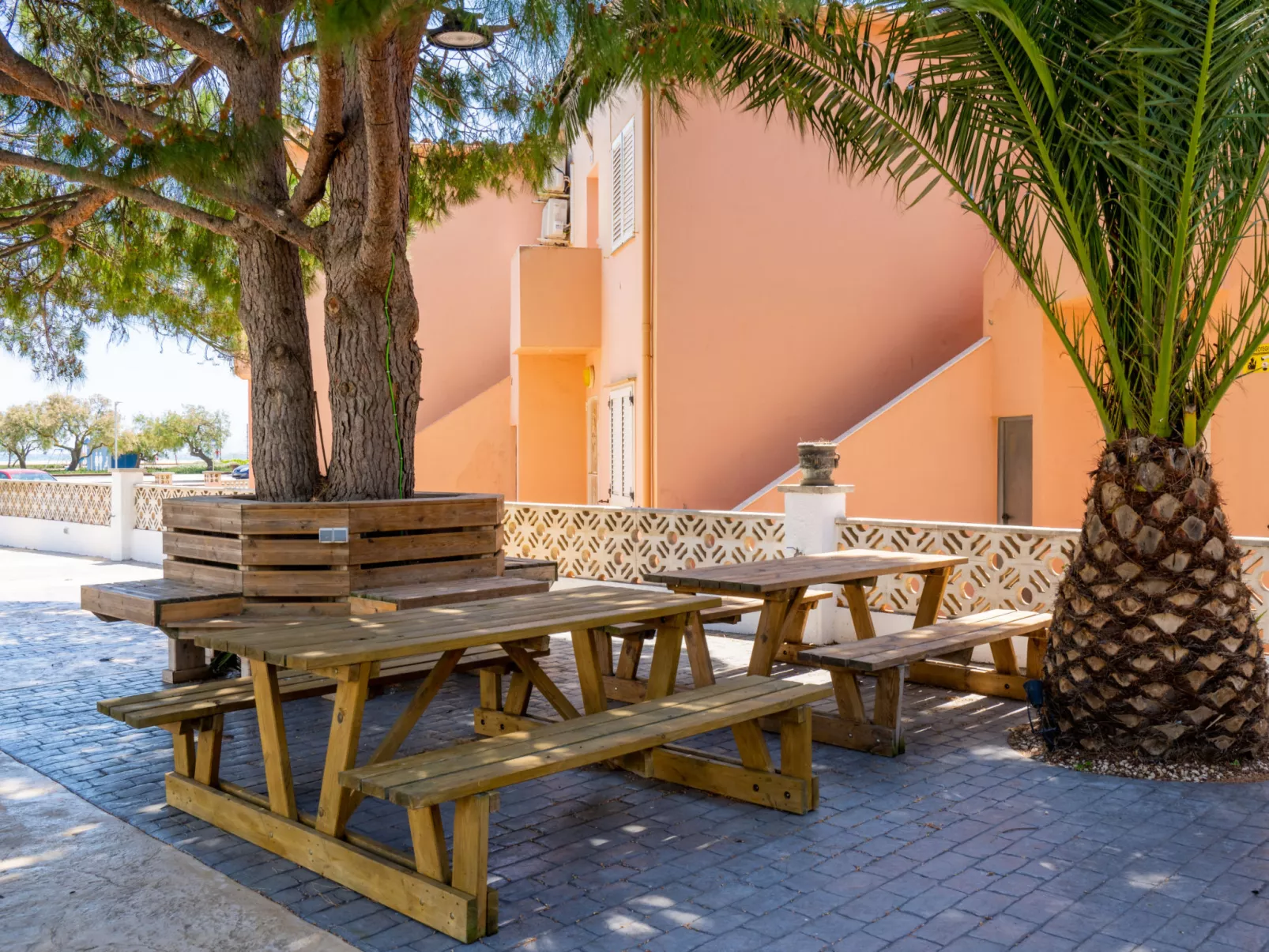 La Vida Sin Limites F  EMP - Buiten