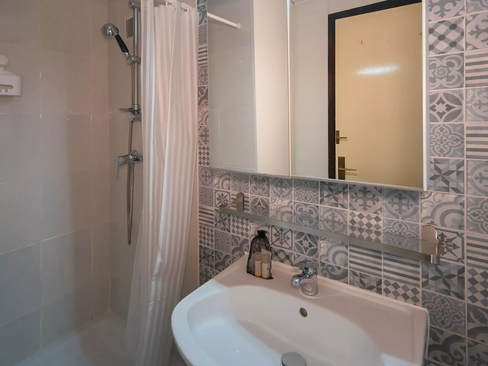 WELCS APARTAMENTO 224 EMP con TERRAZA - Binnen