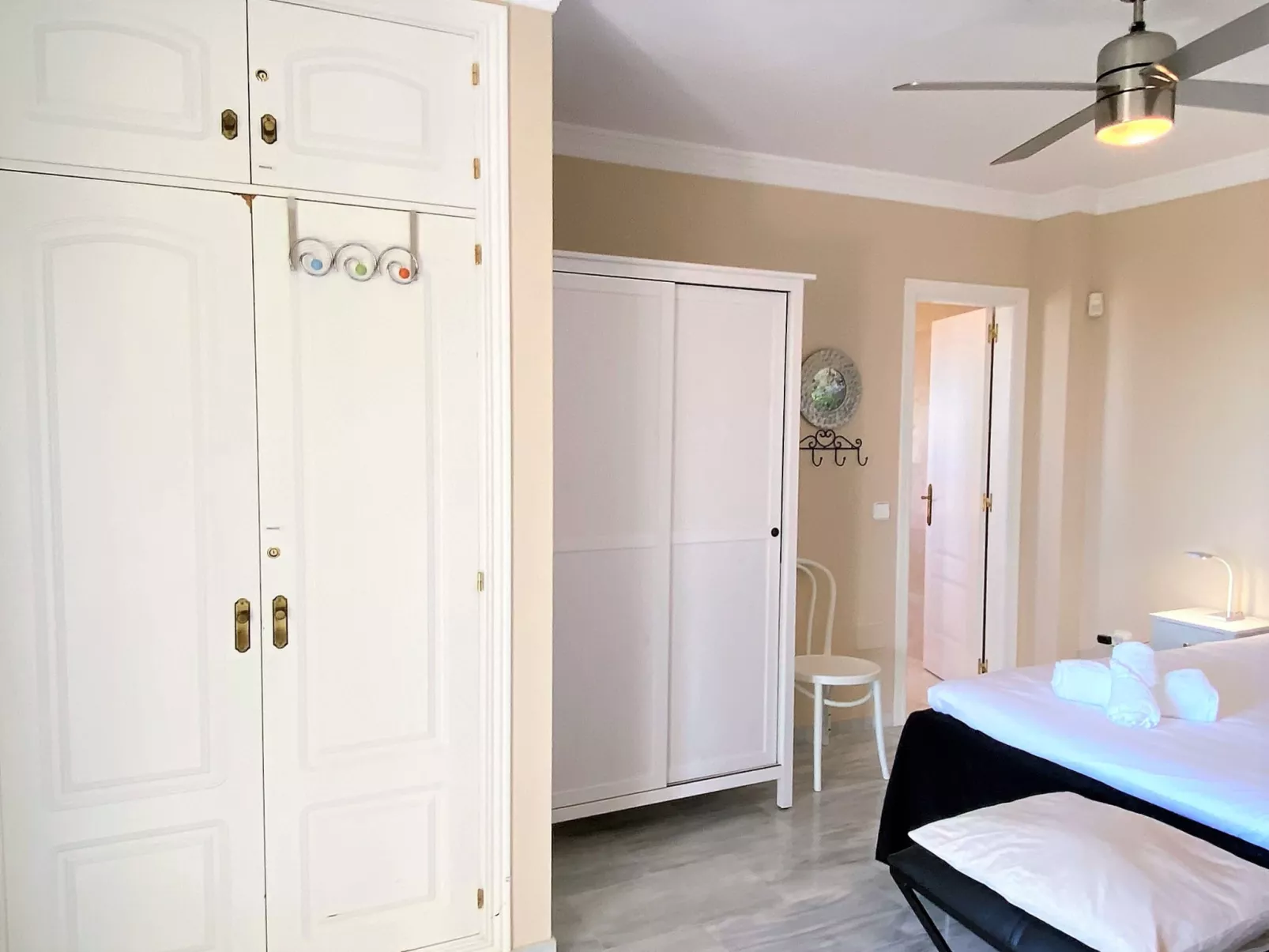 Senorio de Capistrano by Casasol - Binnen