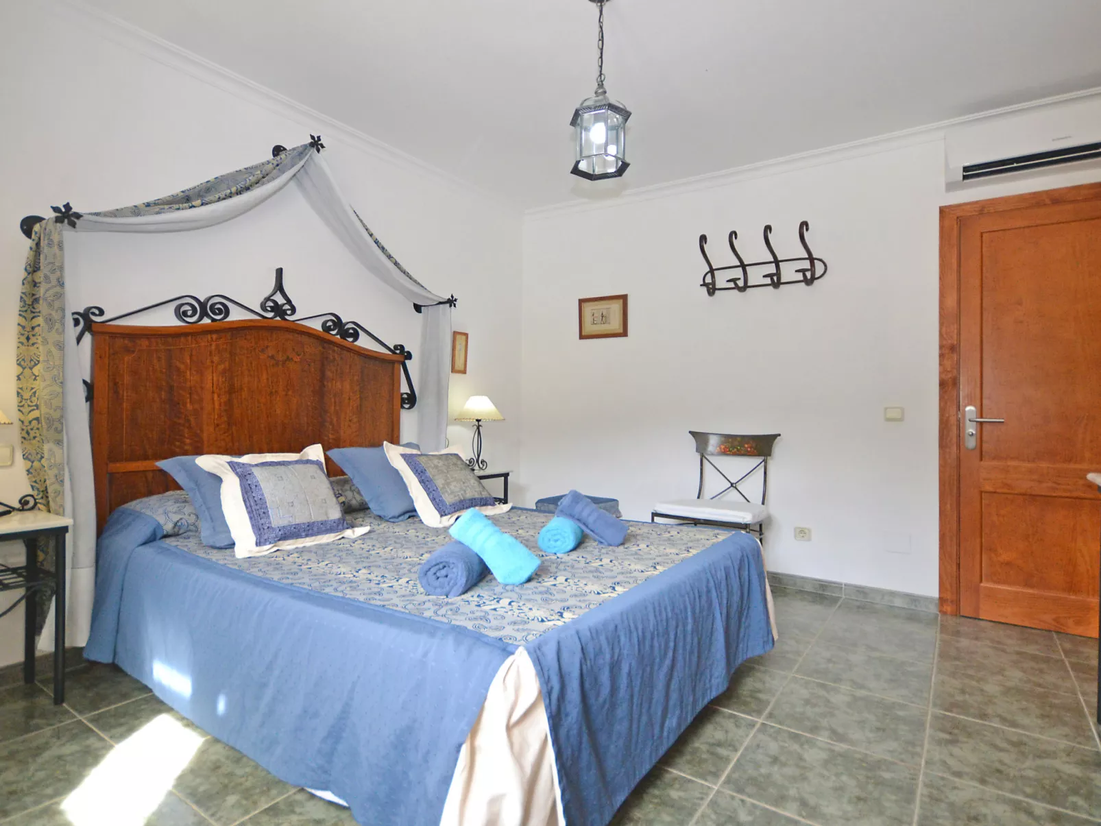 Ca na rossa - Binnen