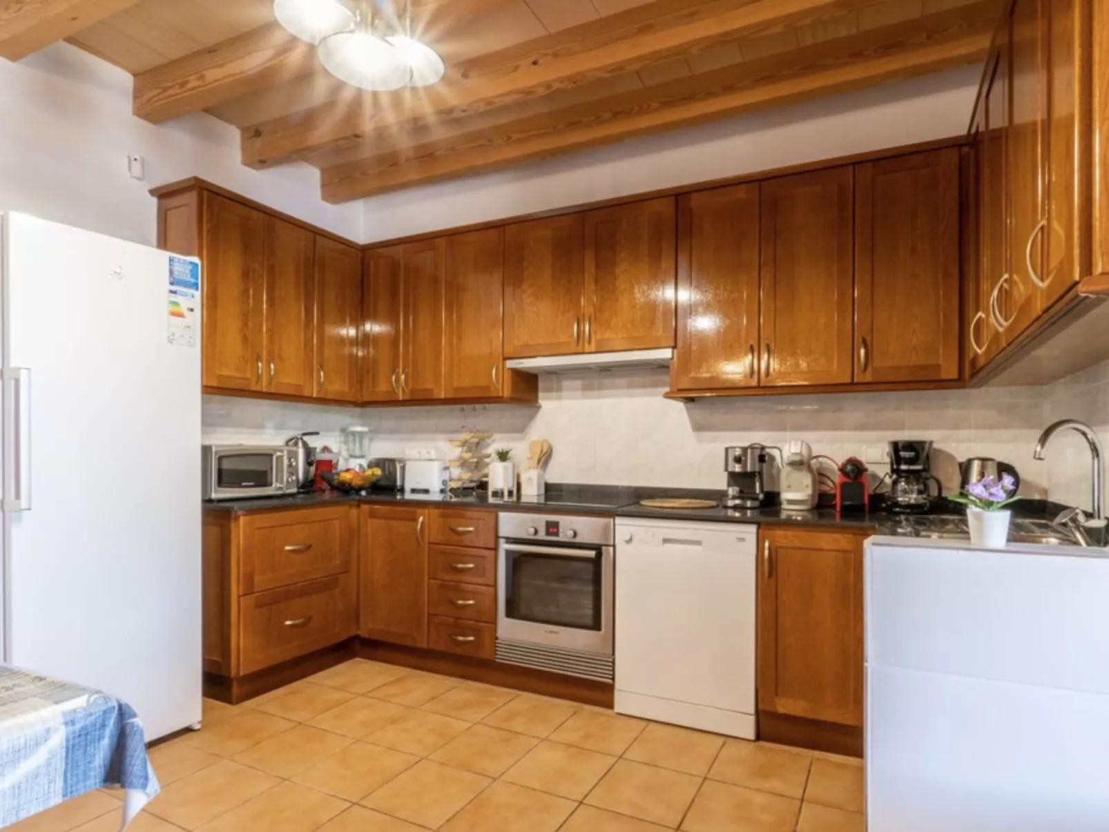 VILLA LORENZO MANACOR by PriorityVillas - Binnen