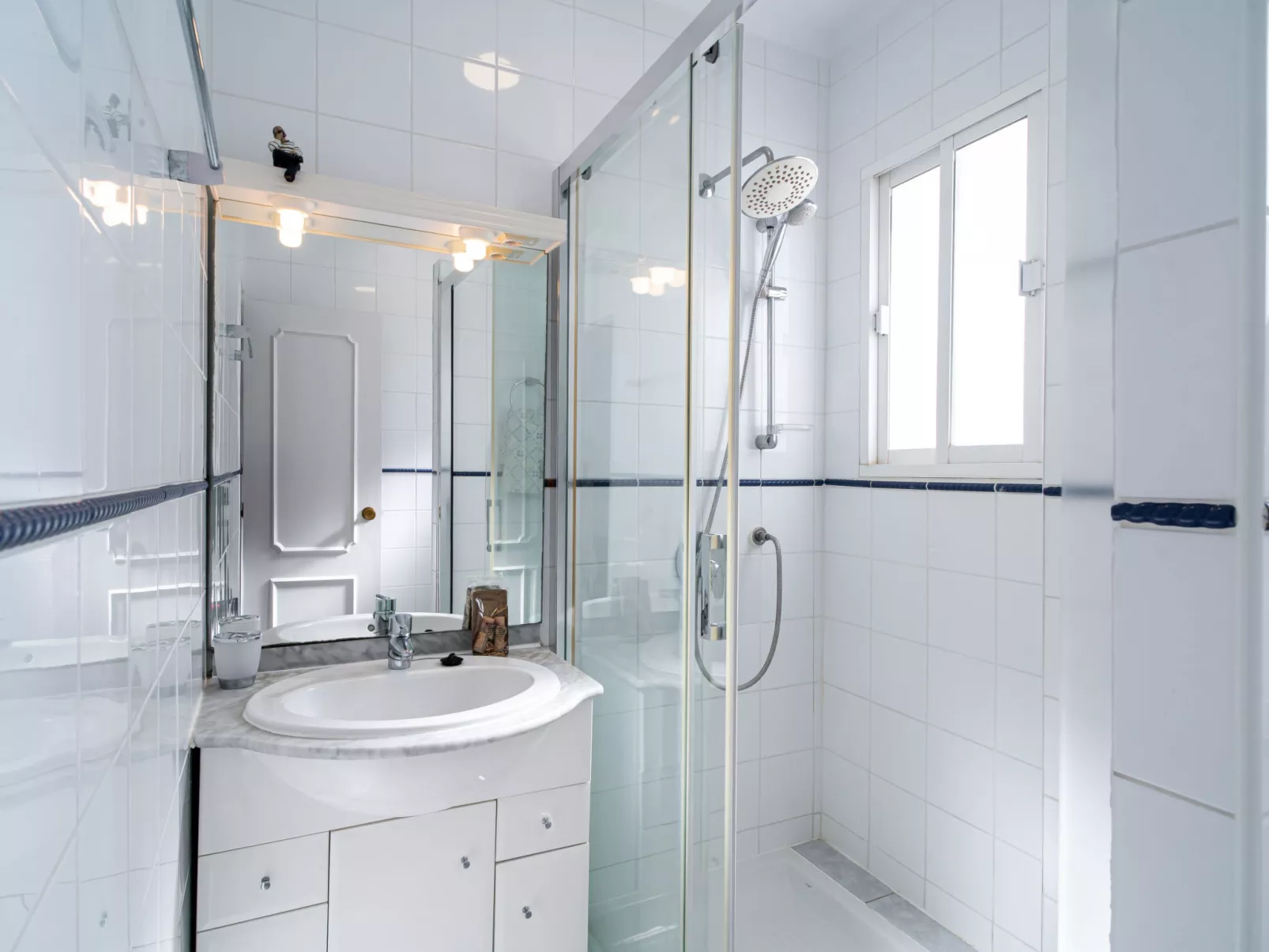 Sunny Terrace Chimenea by Casasol - Binnen