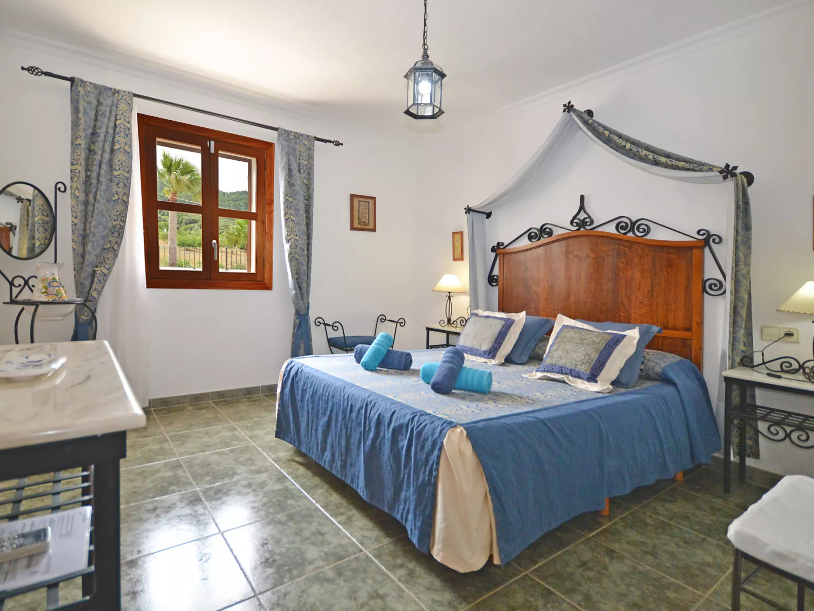 Ca na rossa - Binnen