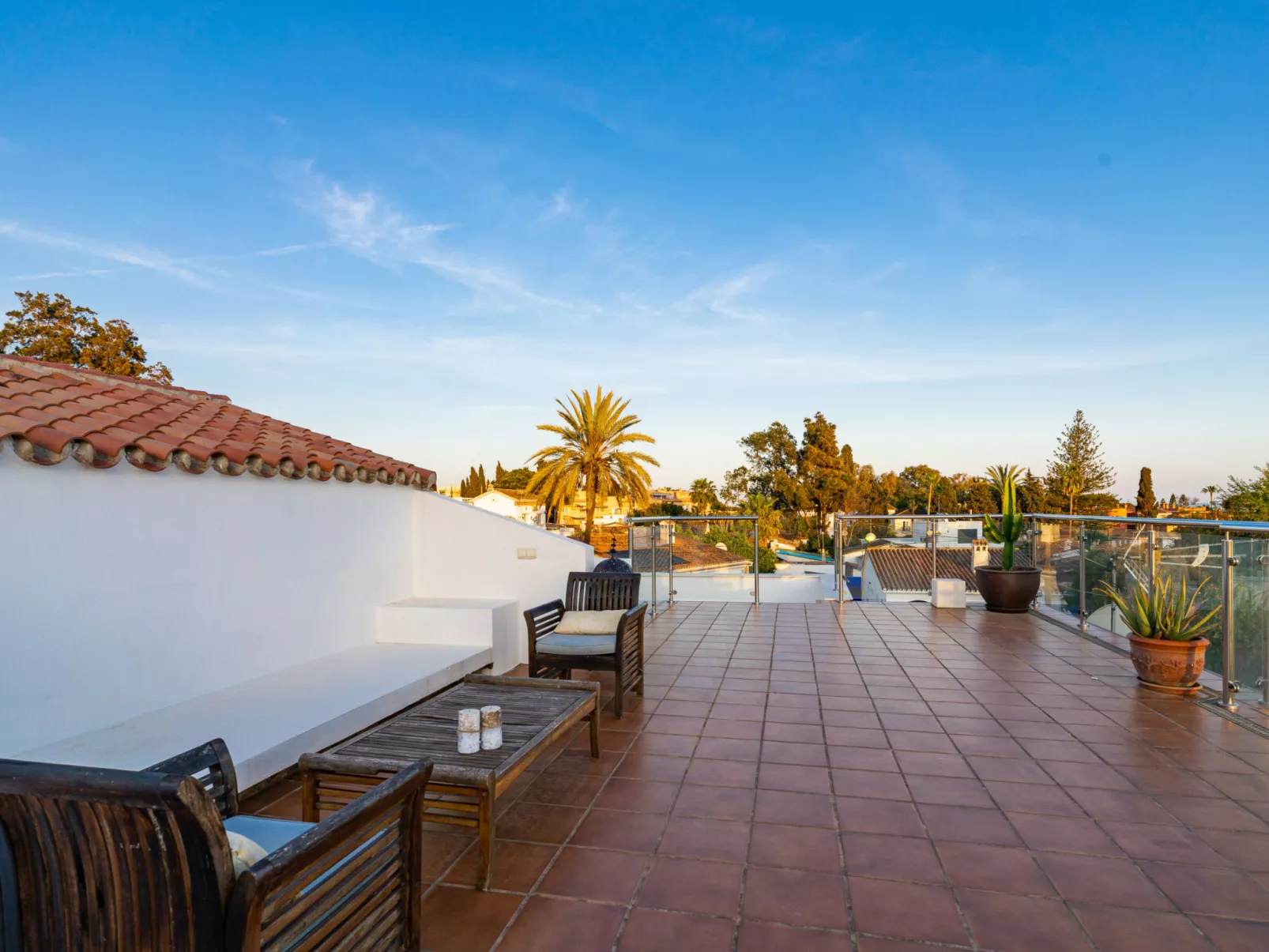 Villa Madrugada, beachside villa in Costabella - Buiten