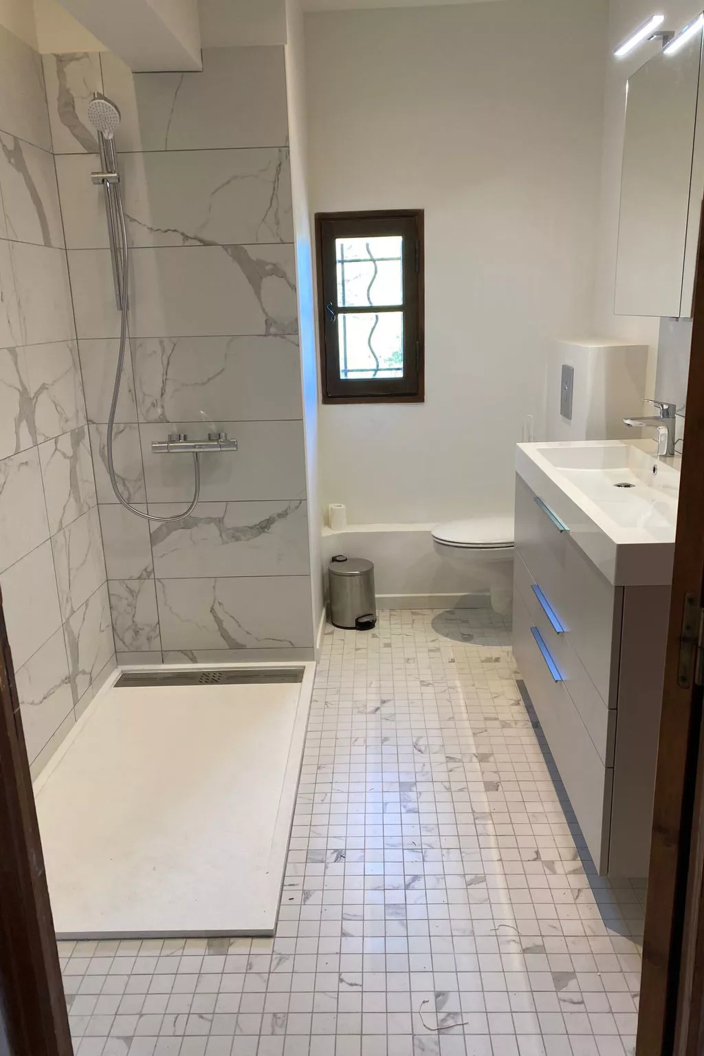 LES VALERIANES - Binnen