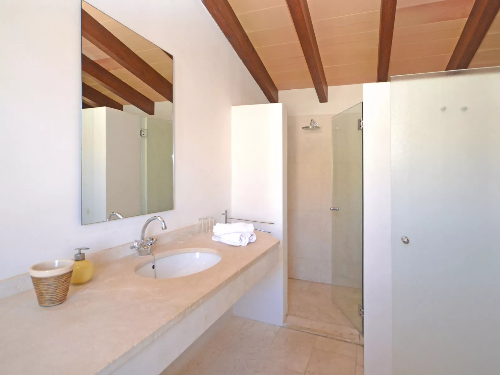 Can Casta (Sonrisa 12) - Binnen