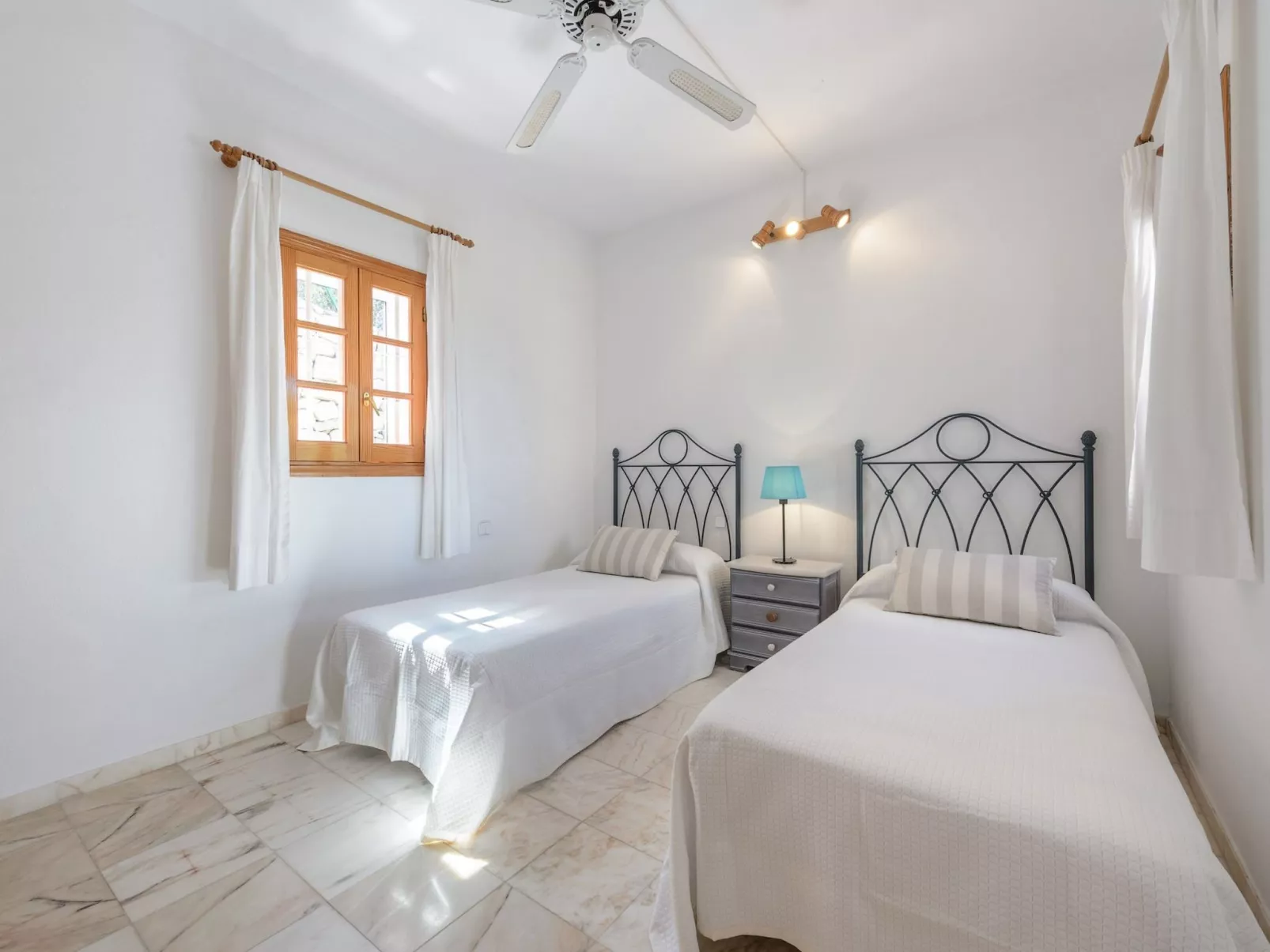 VILLA SA DESCUBERTA - Binnen