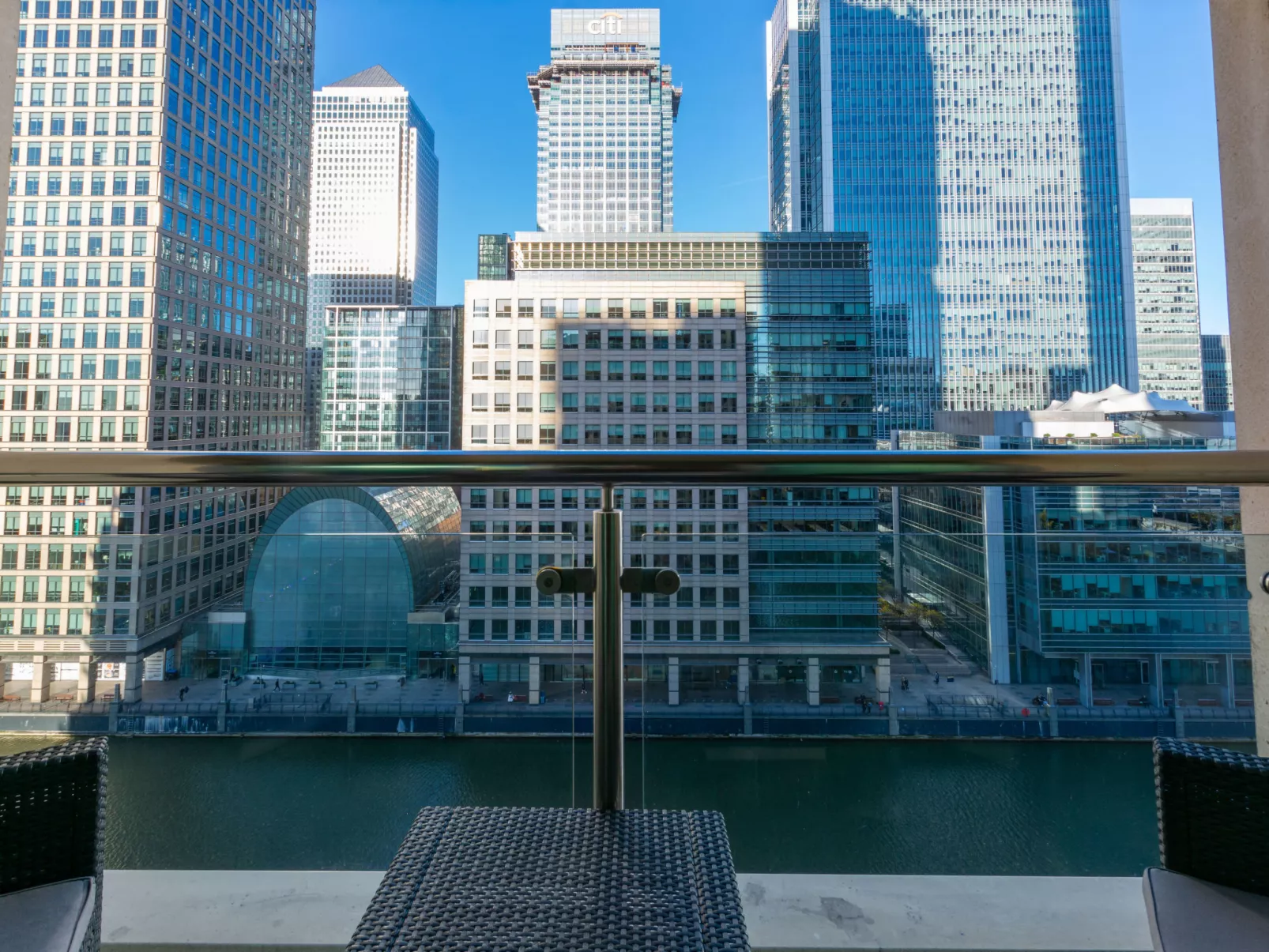 Discovery Apartments - Buiten