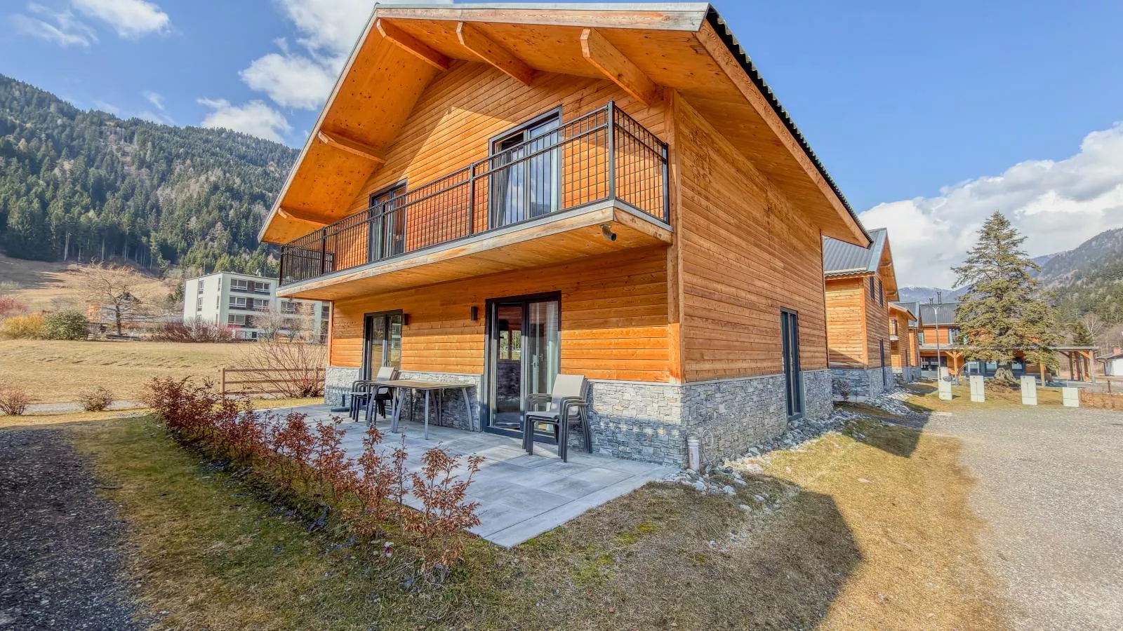 Alpenchalet Afritz am See - Buitenkant zomer