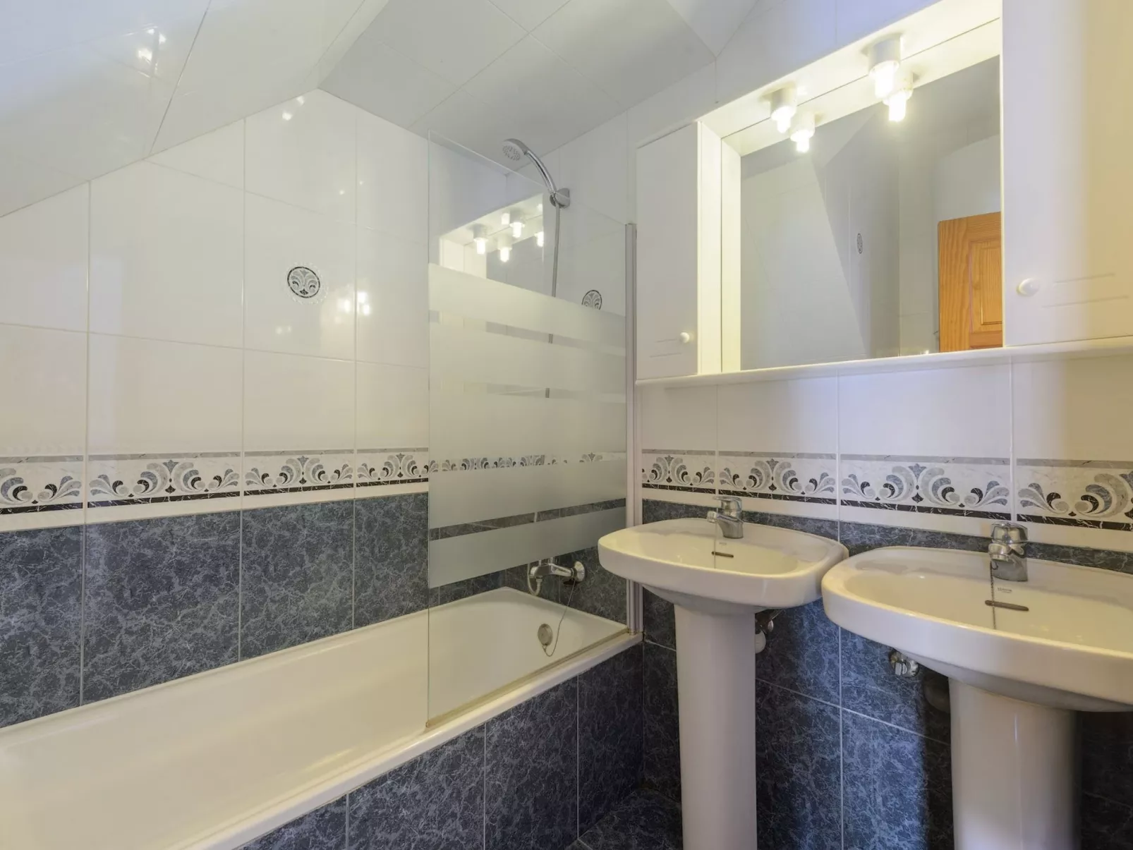 VILLA SA DESCUBERTA - Binnen