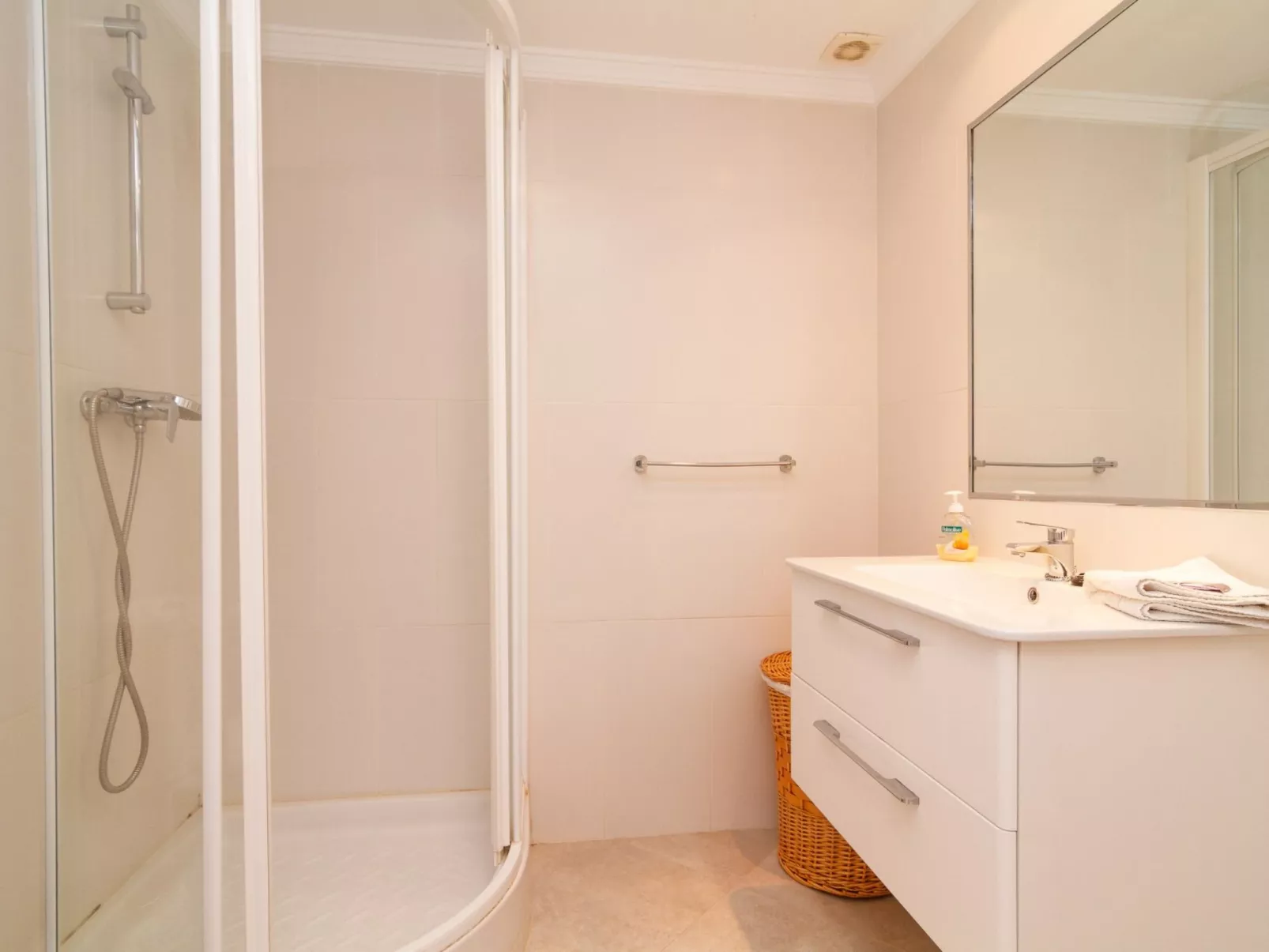 Los Pinos 23 Villas by Casasol - Binnen