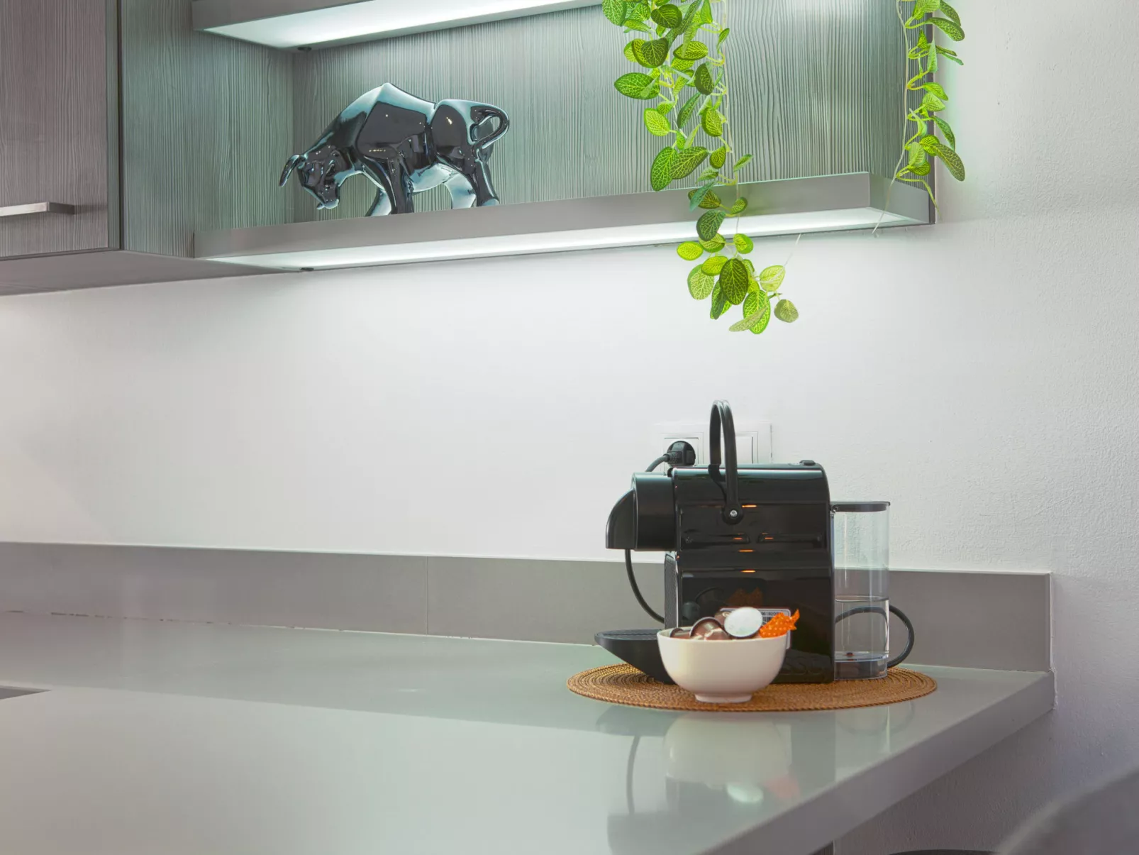 Modern Villa close to Costabella beach - Binnen