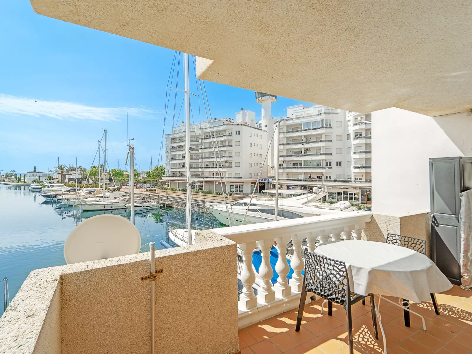 WELCS APARTAMENTO 158 EMP con vistas al canal - Buiten