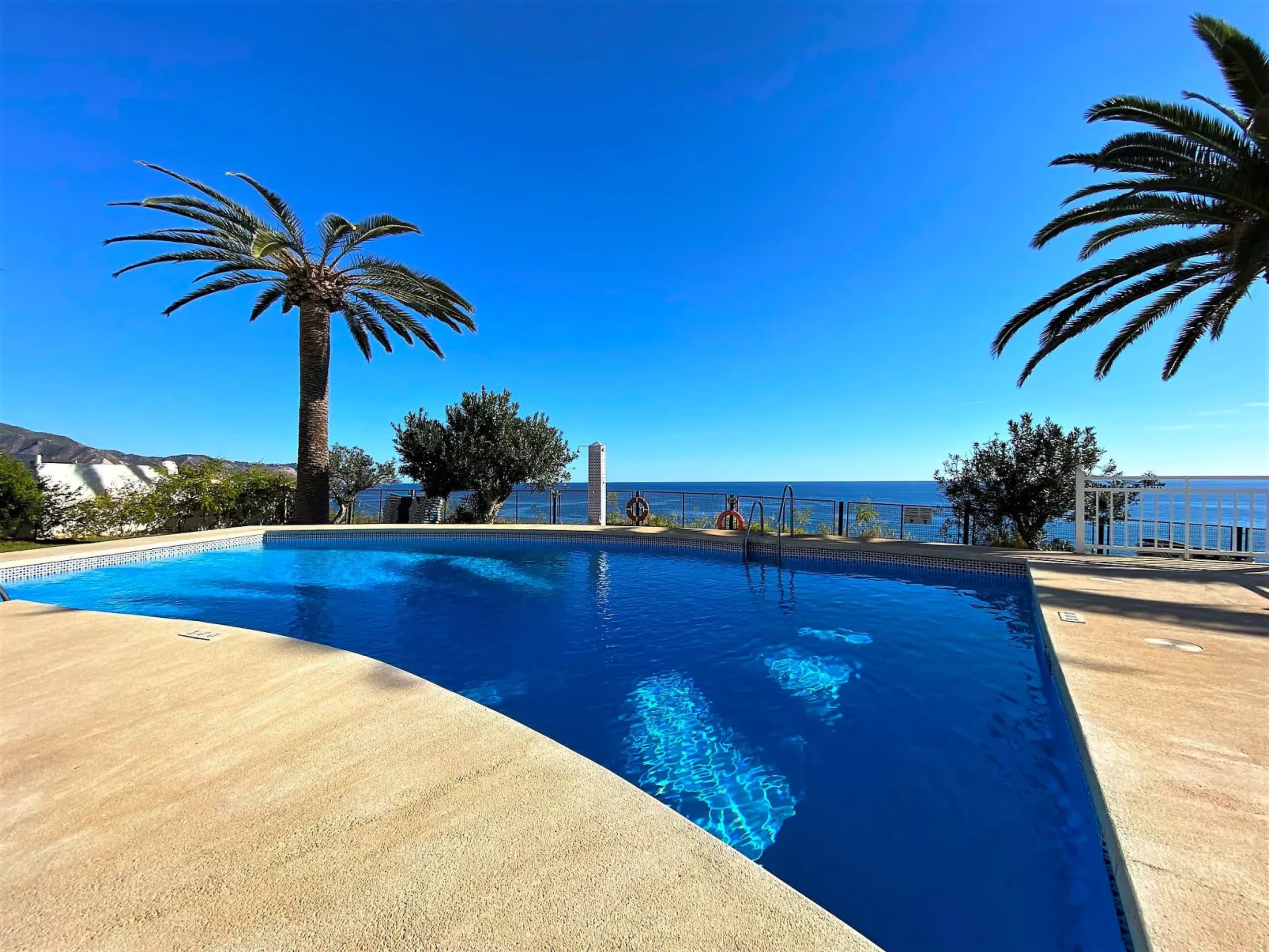 Tuhillo E1 Luxury Seaview by Casasol - Buiten