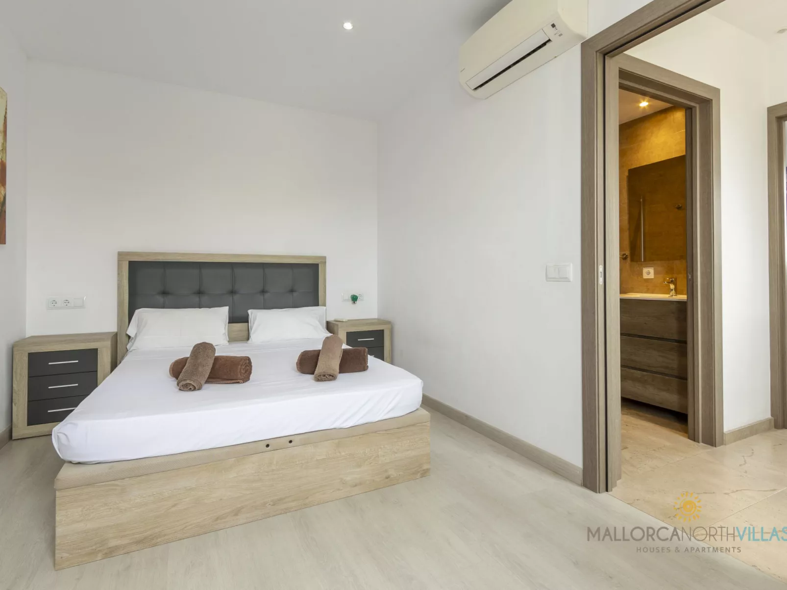 Villa Iola: Moderna Casa en Platja de Muro - Binnen