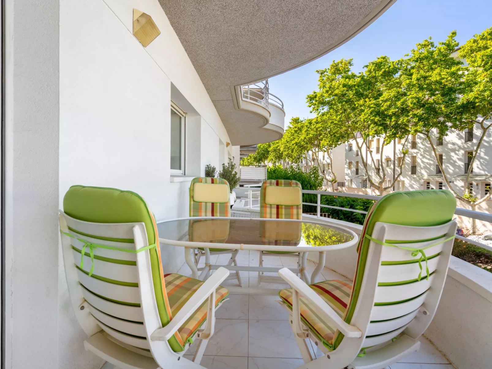 WELCS APARTAMENTO 170 PDA en el puerto - Buiten