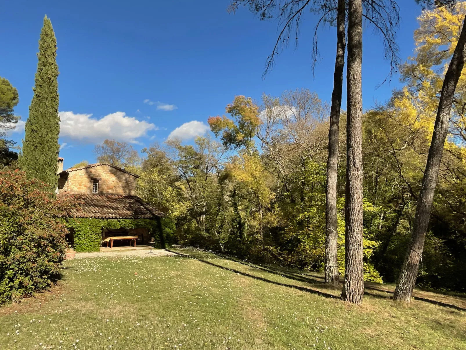 Lou Cigaloun - Buiten