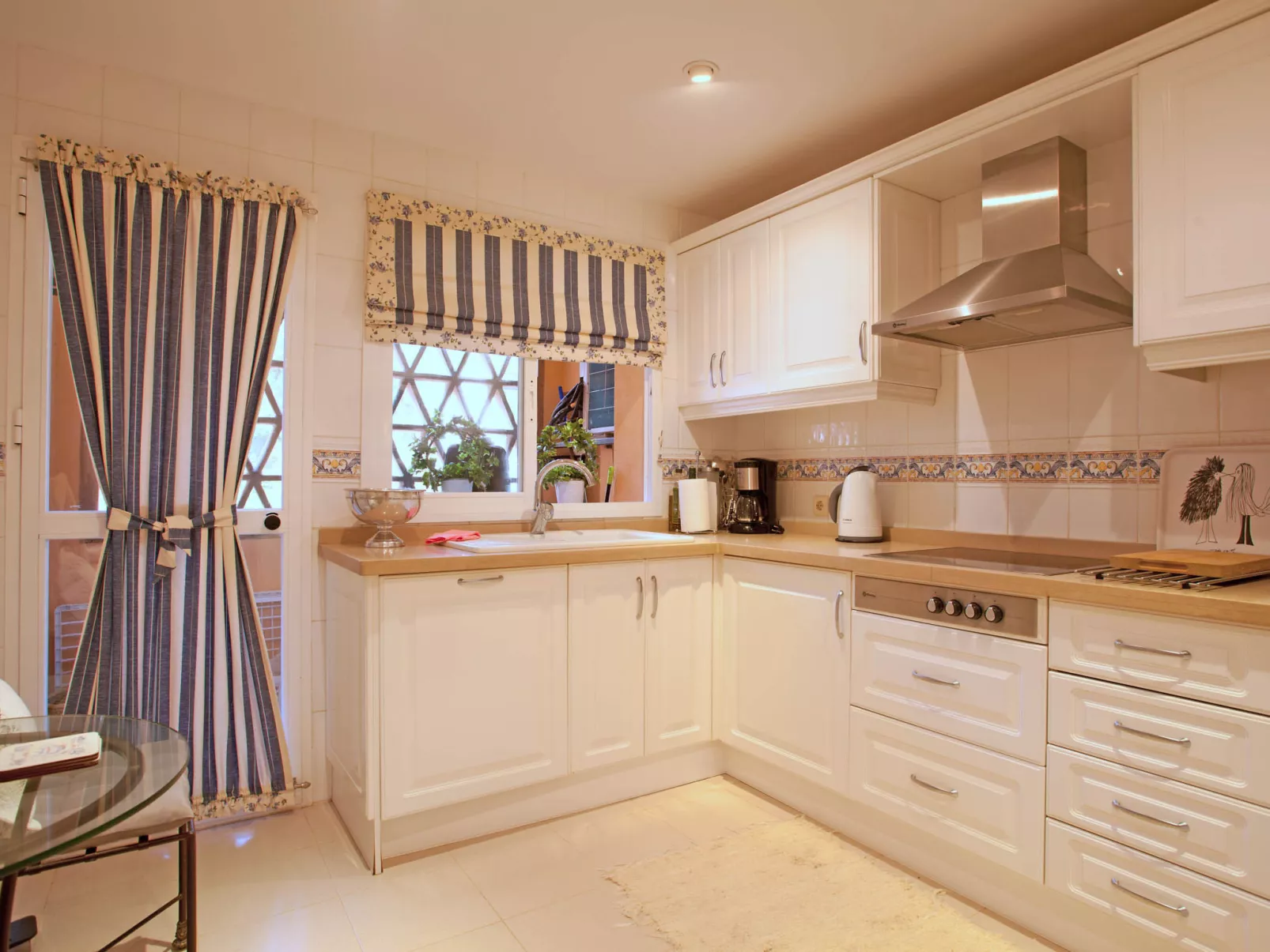 Hacienda Elviria - Binnen