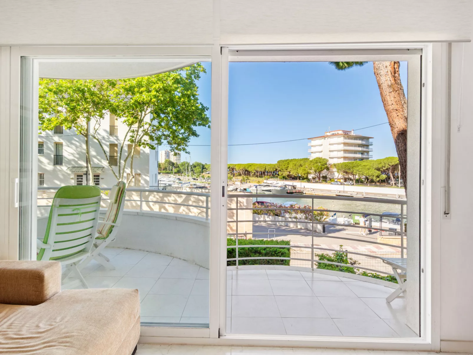 WELCS APARTAMENTO 170 PDA en el puerto - Binnen