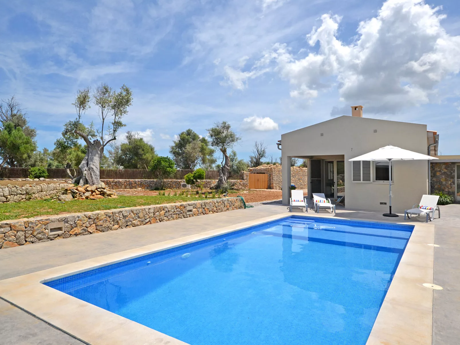 Ses Veyetes - Buiten