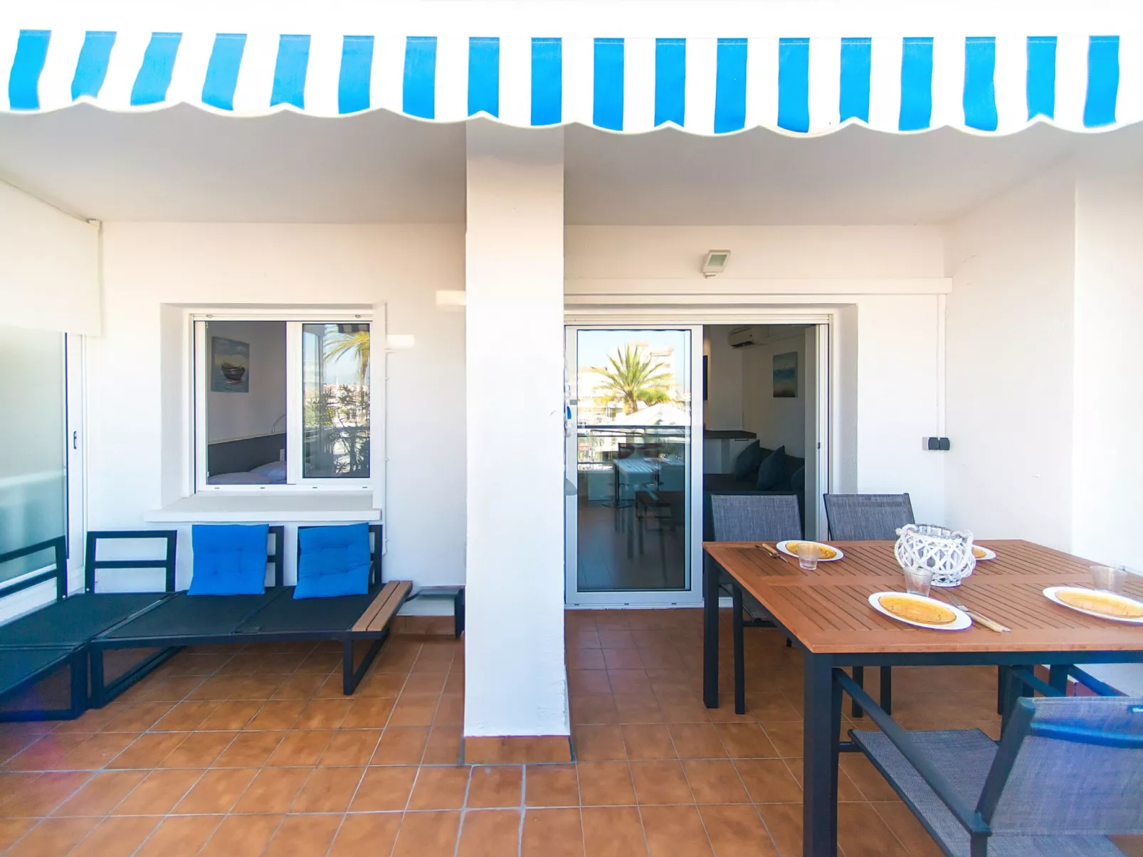 WELCS APARTAMENTO 059 EMP con vista al canal - Buiten