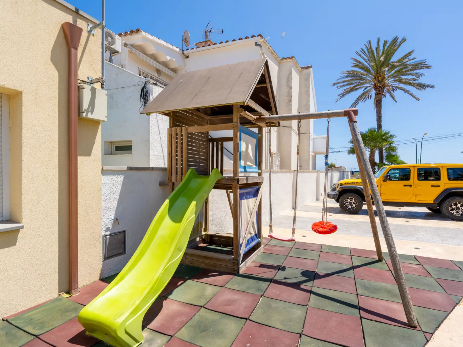 La Vida Sin Limites I EMP - Buiten