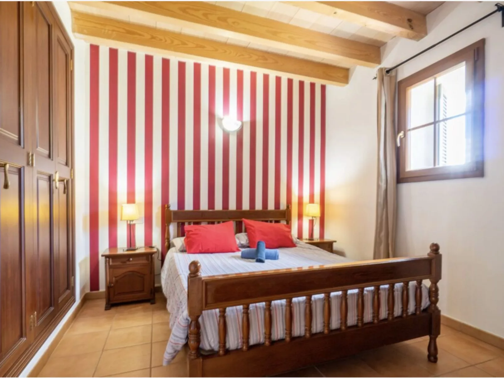 VILLA LORENZO MANACOR by PriorityVillas - Binnen