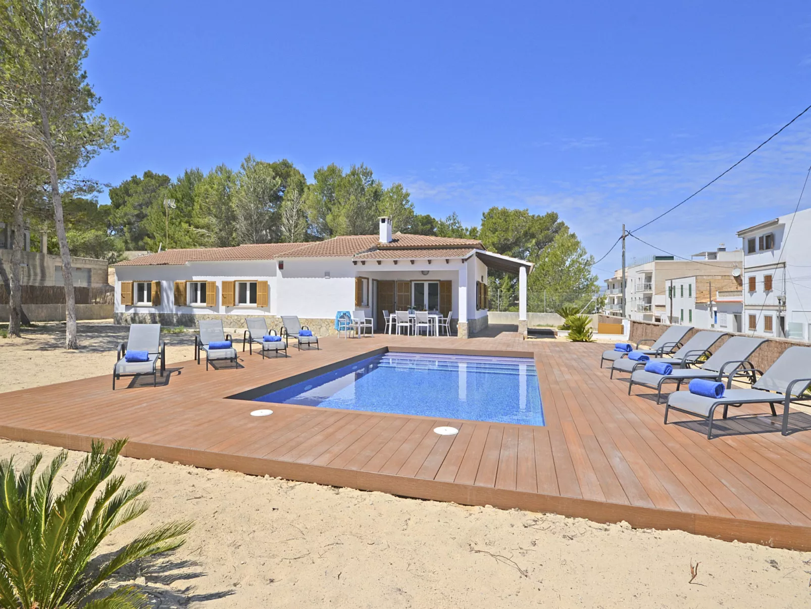 Pinocha (Villa Anglessos) - Buiten