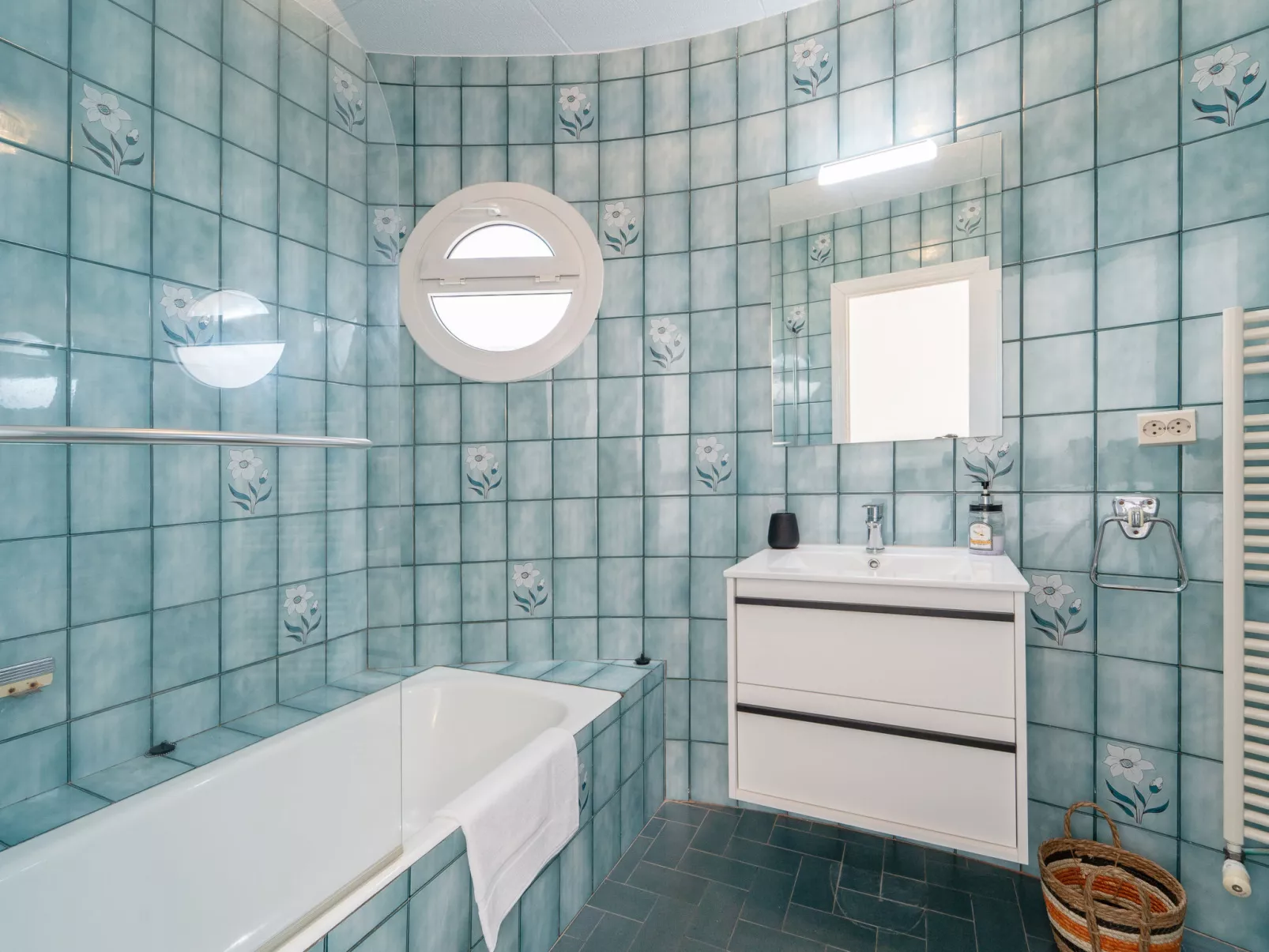 WELCS CASA 168 EMP con piscina privada - Binnen