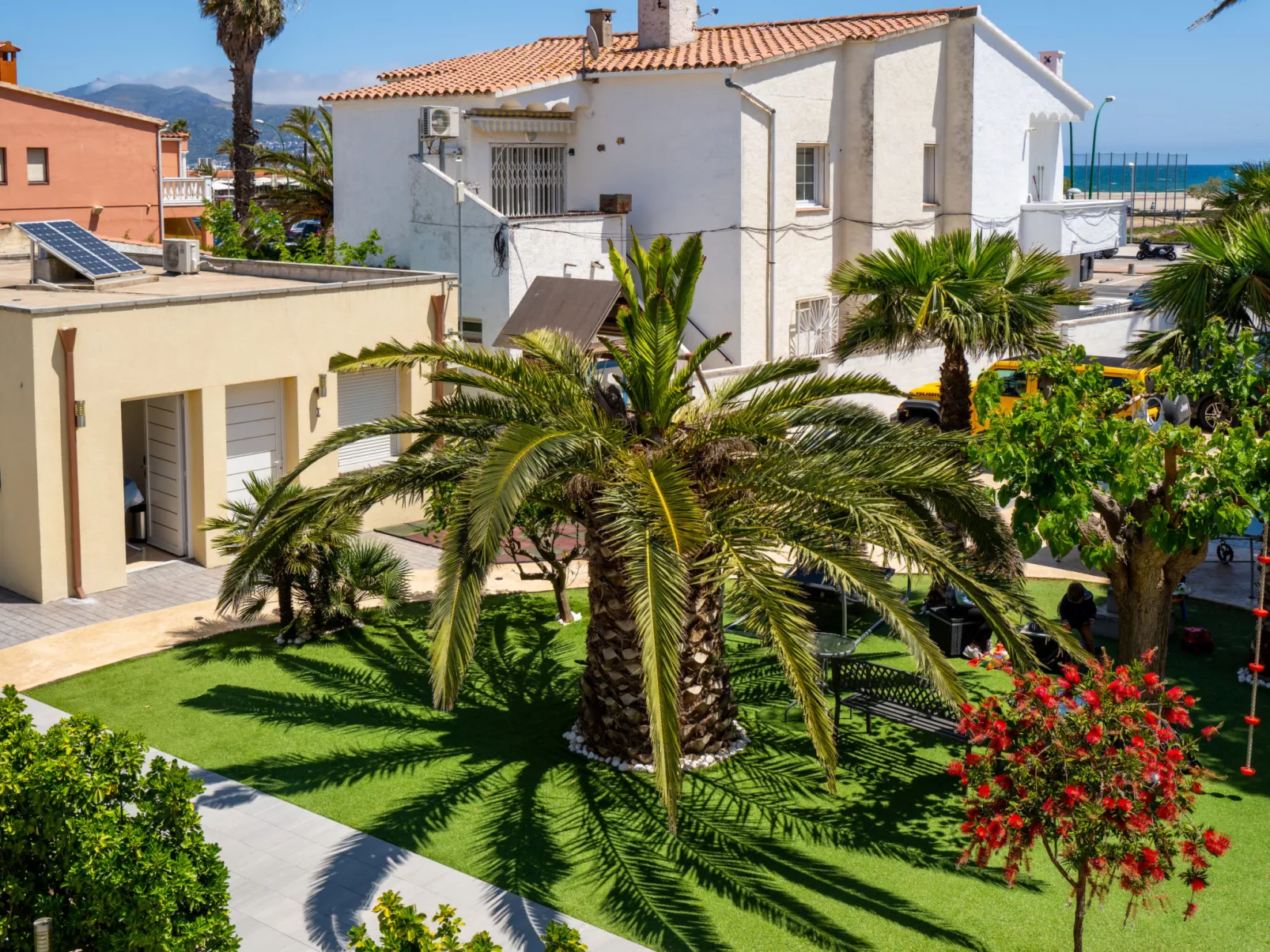 La Vida Sin Limites F  EMP - Buiten