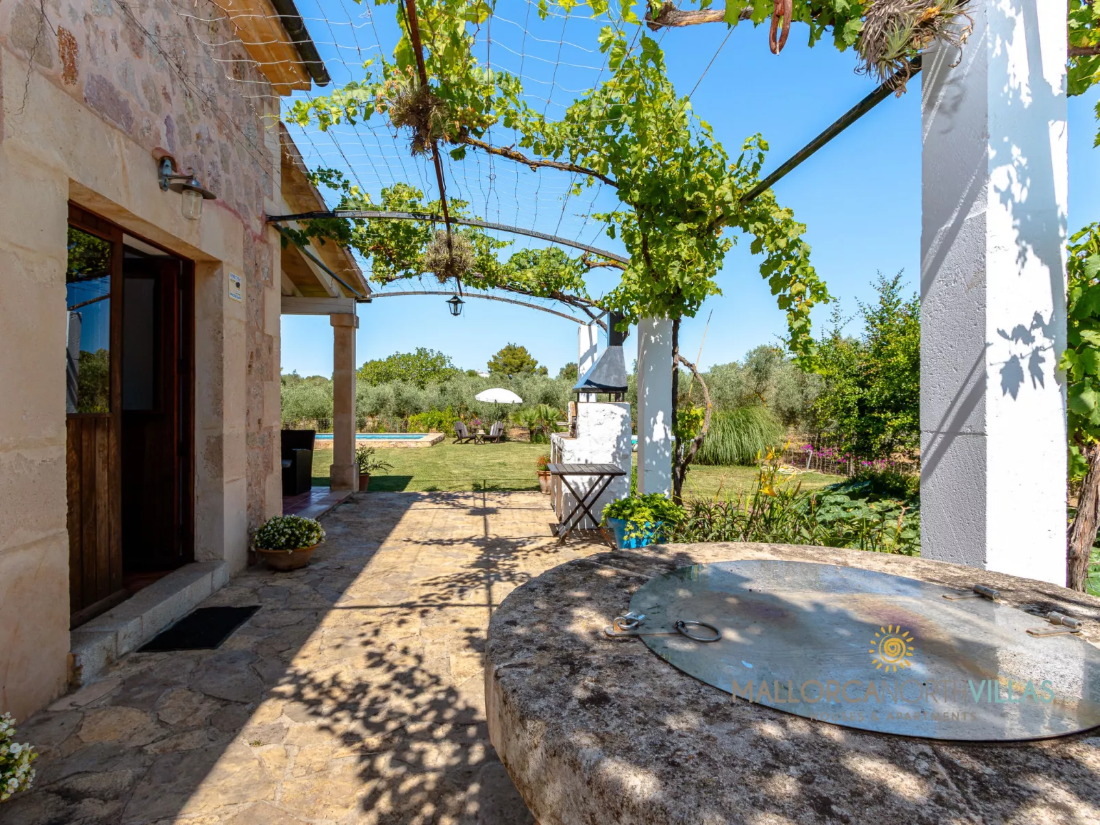 Cal Mercader Gran Villa con Piscina y Jardín - Buiten