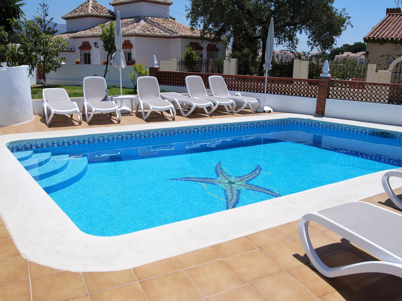 Villa Sandra Top Floor Escape by Casasol - Buiten