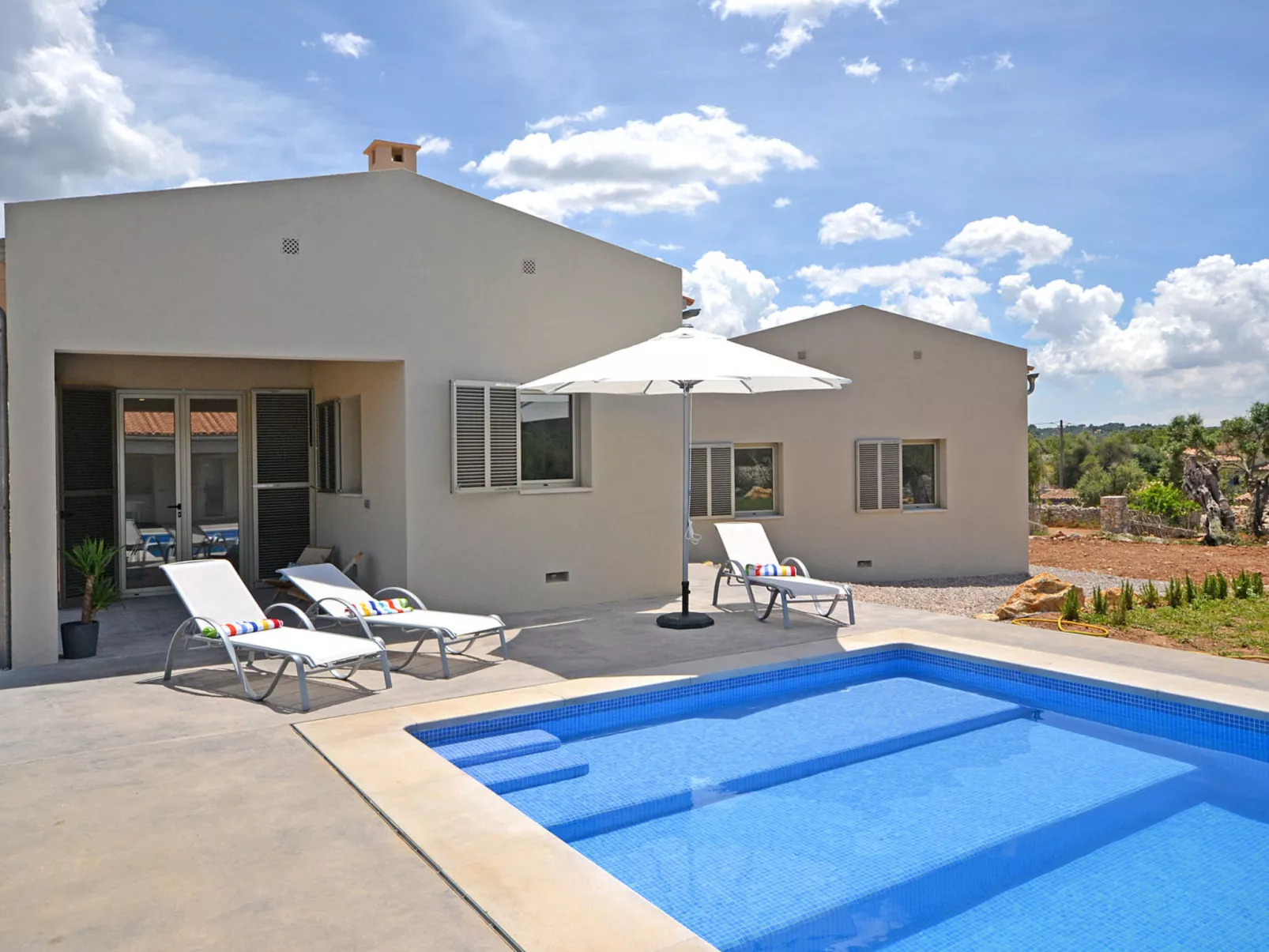 Ses Veyetes - Buiten