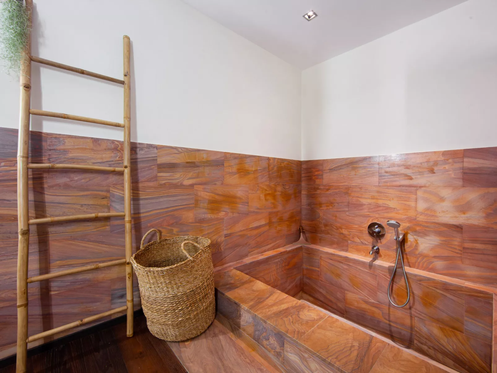 Villa Madrugada, beachside villa in Costabella - Binnen