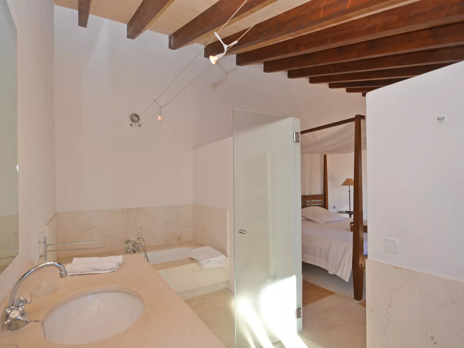 Can Casta (Sonrisa 12) - Binnen