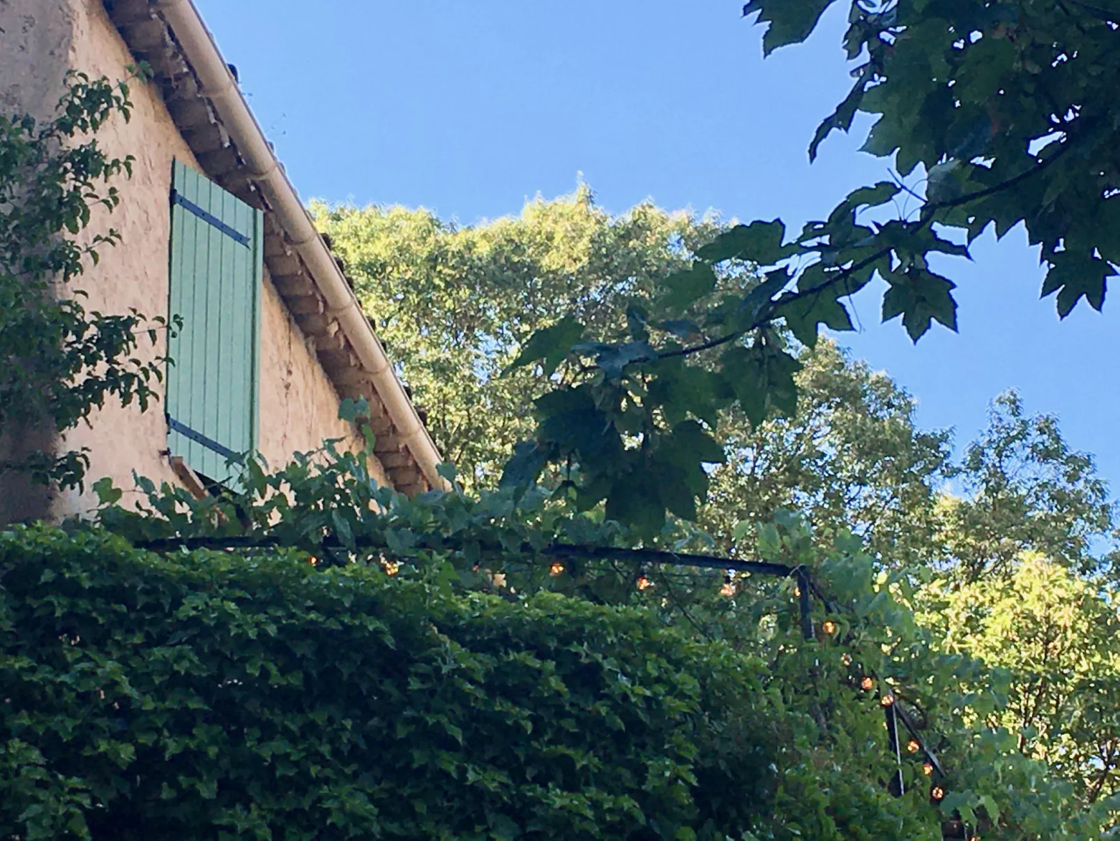 MAISON PERCHEE - Buiten