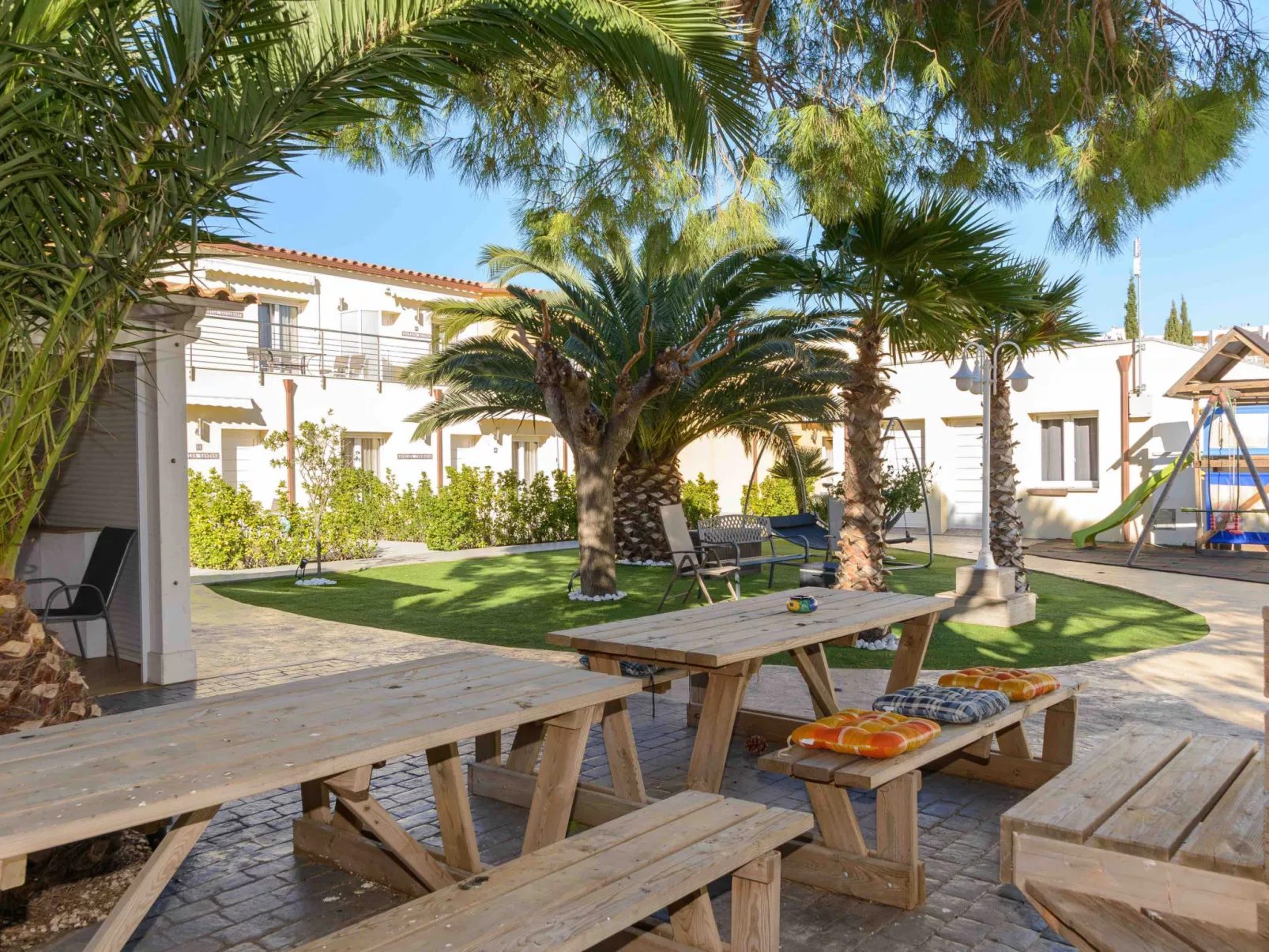 La Vida Sin Limites I EMP - Buiten