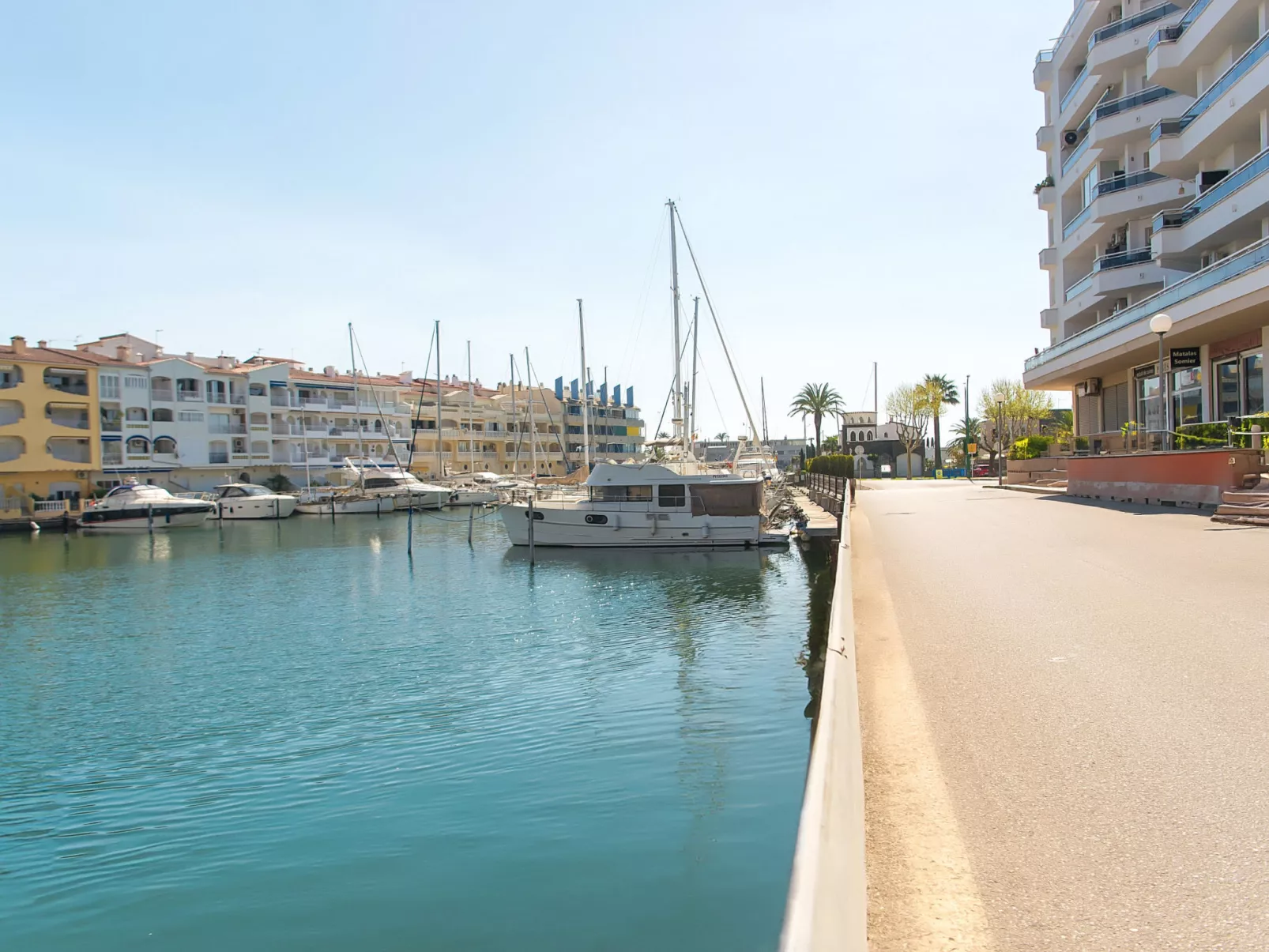 WELCS APARTAMENTO 059 EMP con vista al canal - Buiten