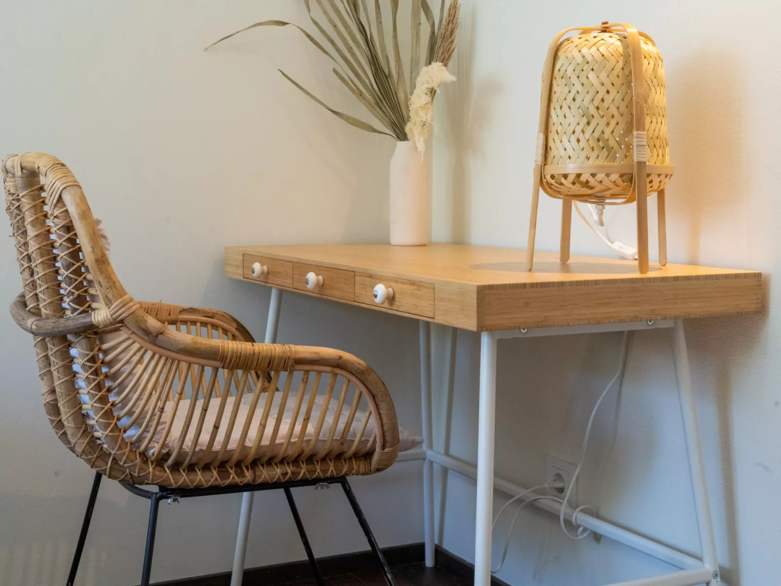 Villa Madrugada, beachside villa in Costabella - Binnen