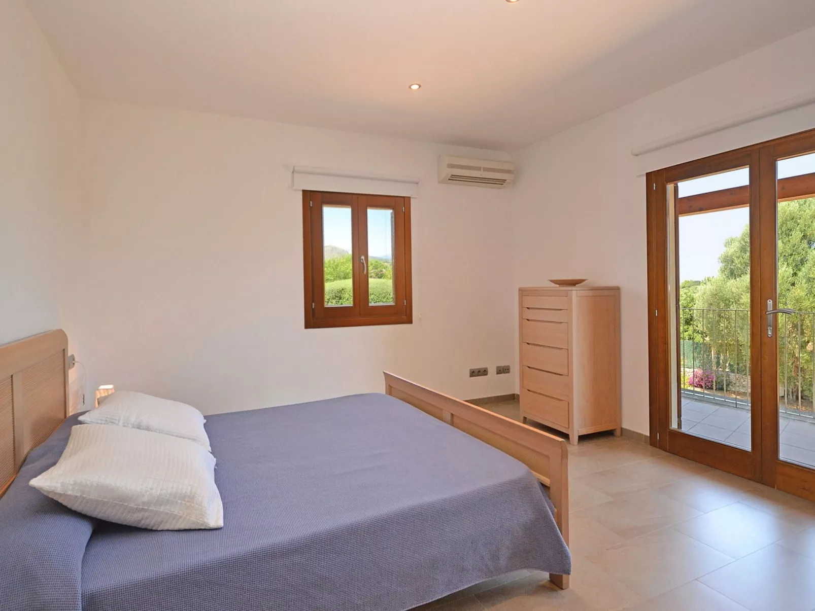 Santa Maria - Binnen