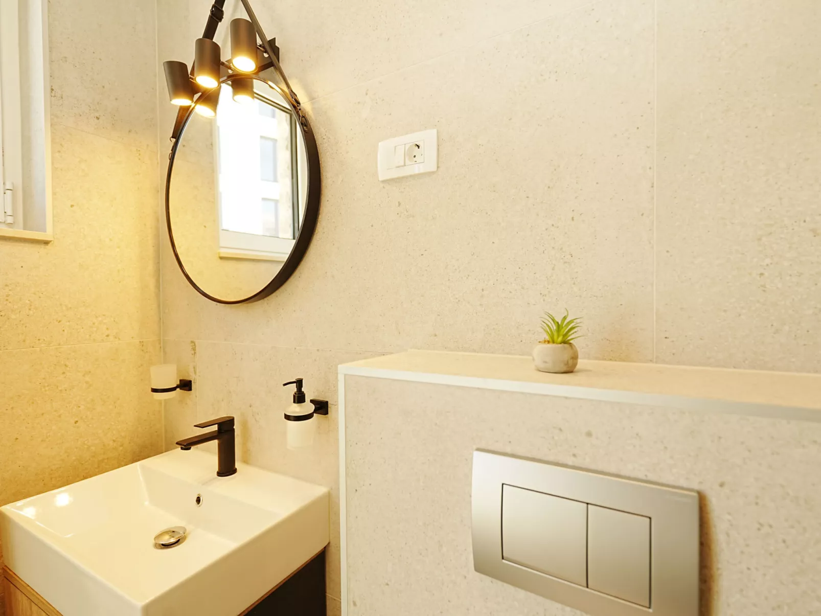 Primosten Hills - North - Binnen