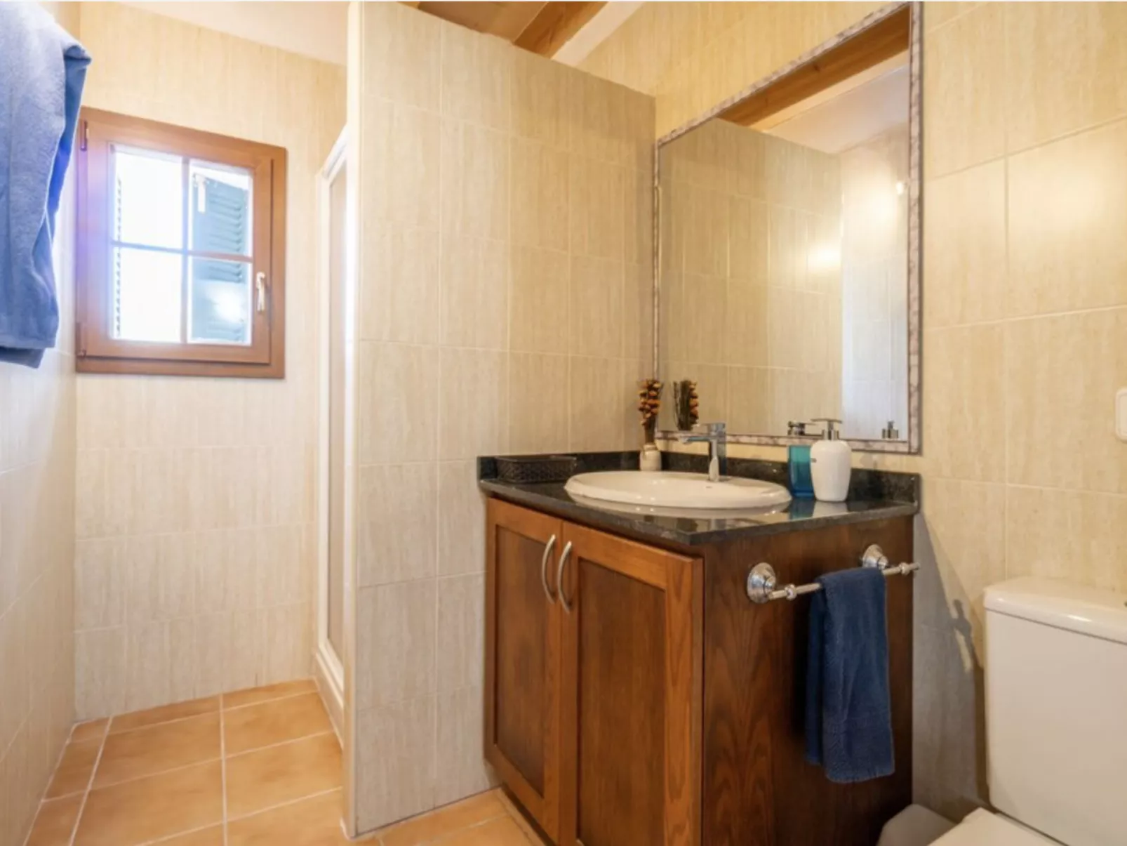 VILLA LORENZO MANACOR by PriorityVillas - Binnen