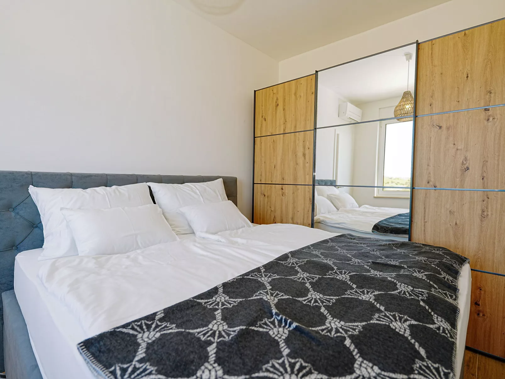 Primosten Hills - North - Binnen