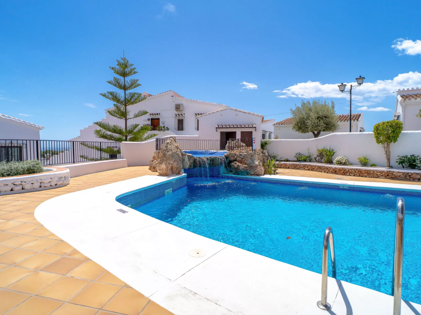 Capistrano Village Garden by Casasol - Buiten